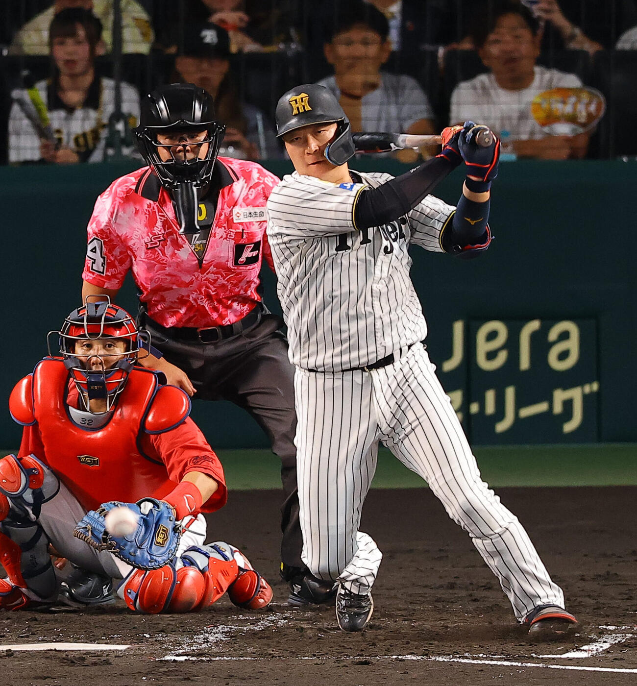 阪神対広島　4回裏阪神無死一、三塁、大山悠輔は適時打を放つ（撮影・上田博志）