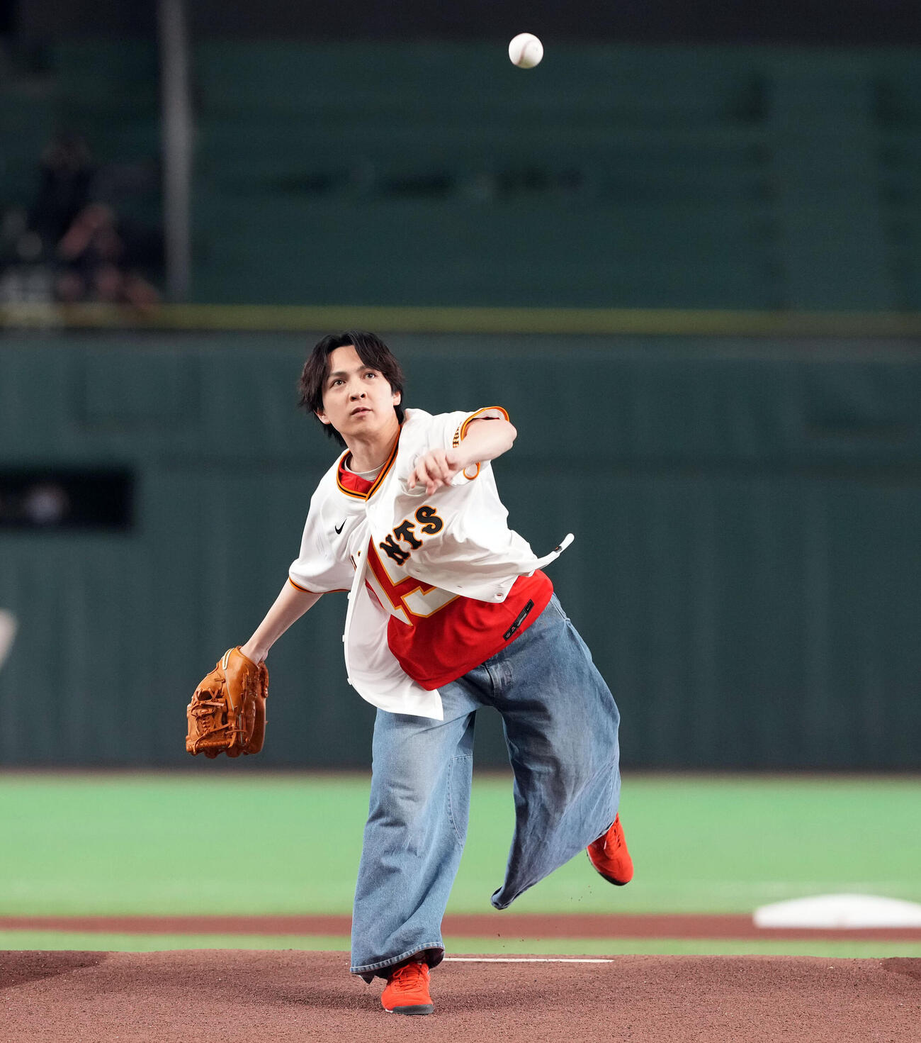 ファーストピッチを務めたM！LKの吉田仁人（撮影・たえ見朱実）