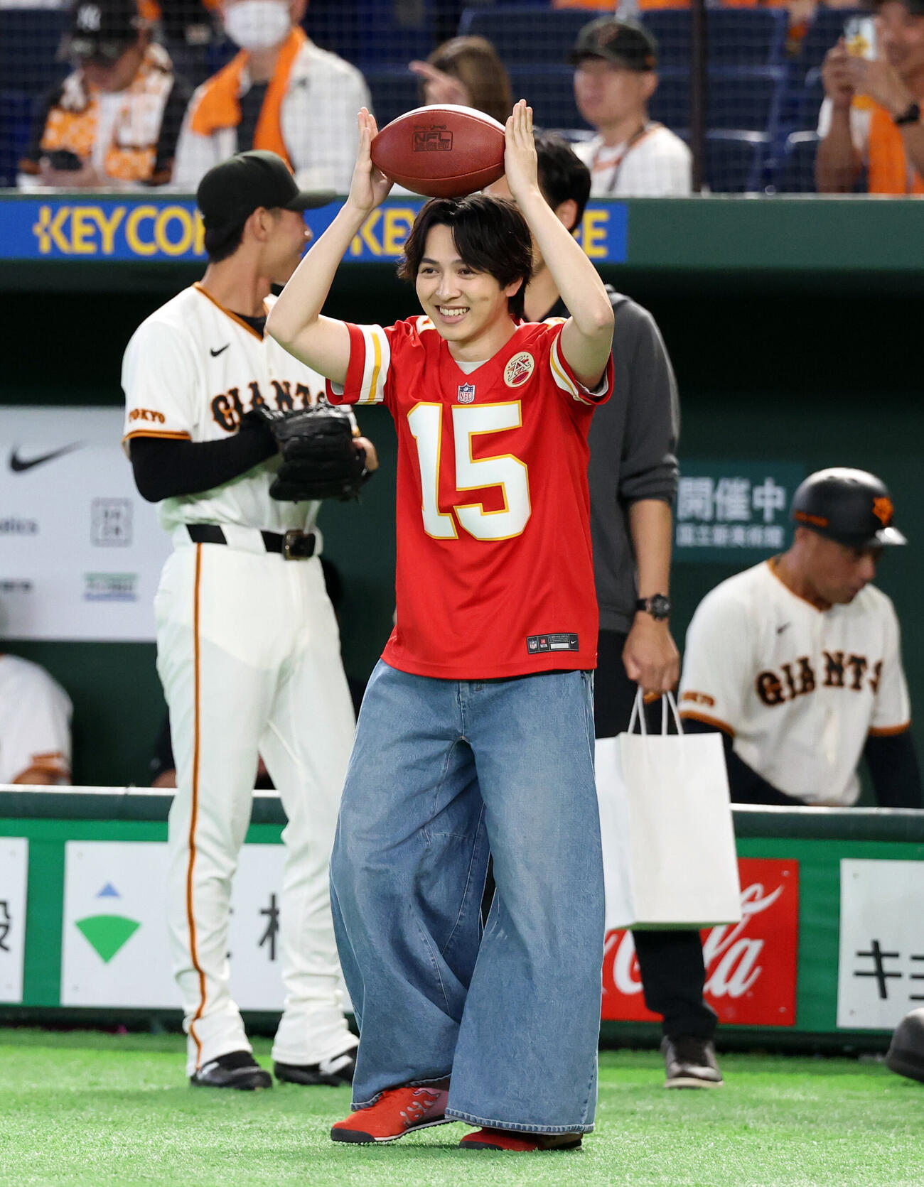 ファーストピッチに登場したM！LKの吉田仁人（撮影・浅見桂子）