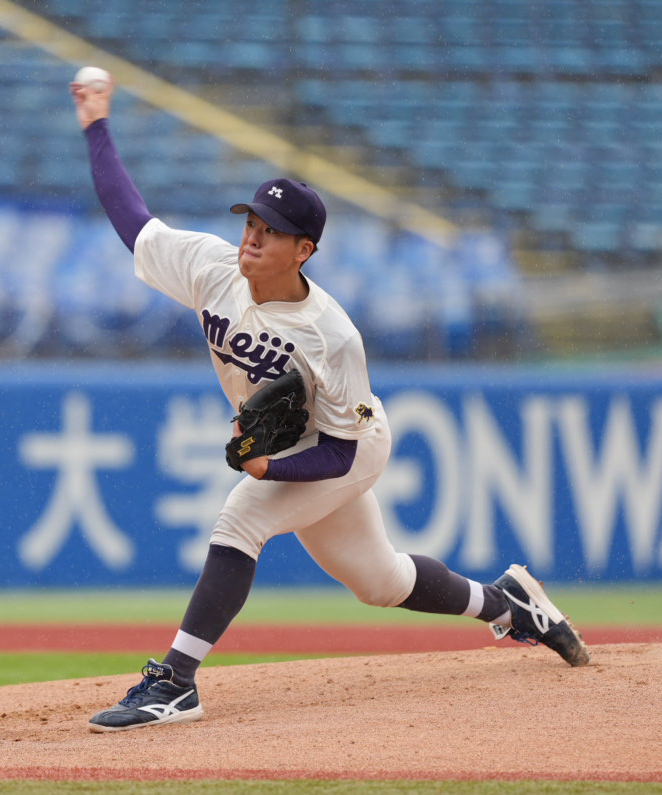 明大対東大　明大先発の松本直（撮影・小沢裕）♯東京・神宮球場　東京6大学野球秋季リーグ戦　