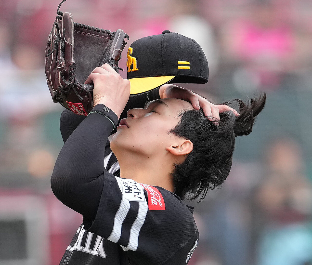 楽天対ソフトバンク　5回途中、降板するソフトバンク前田悠伍（撮影・足立雅史）