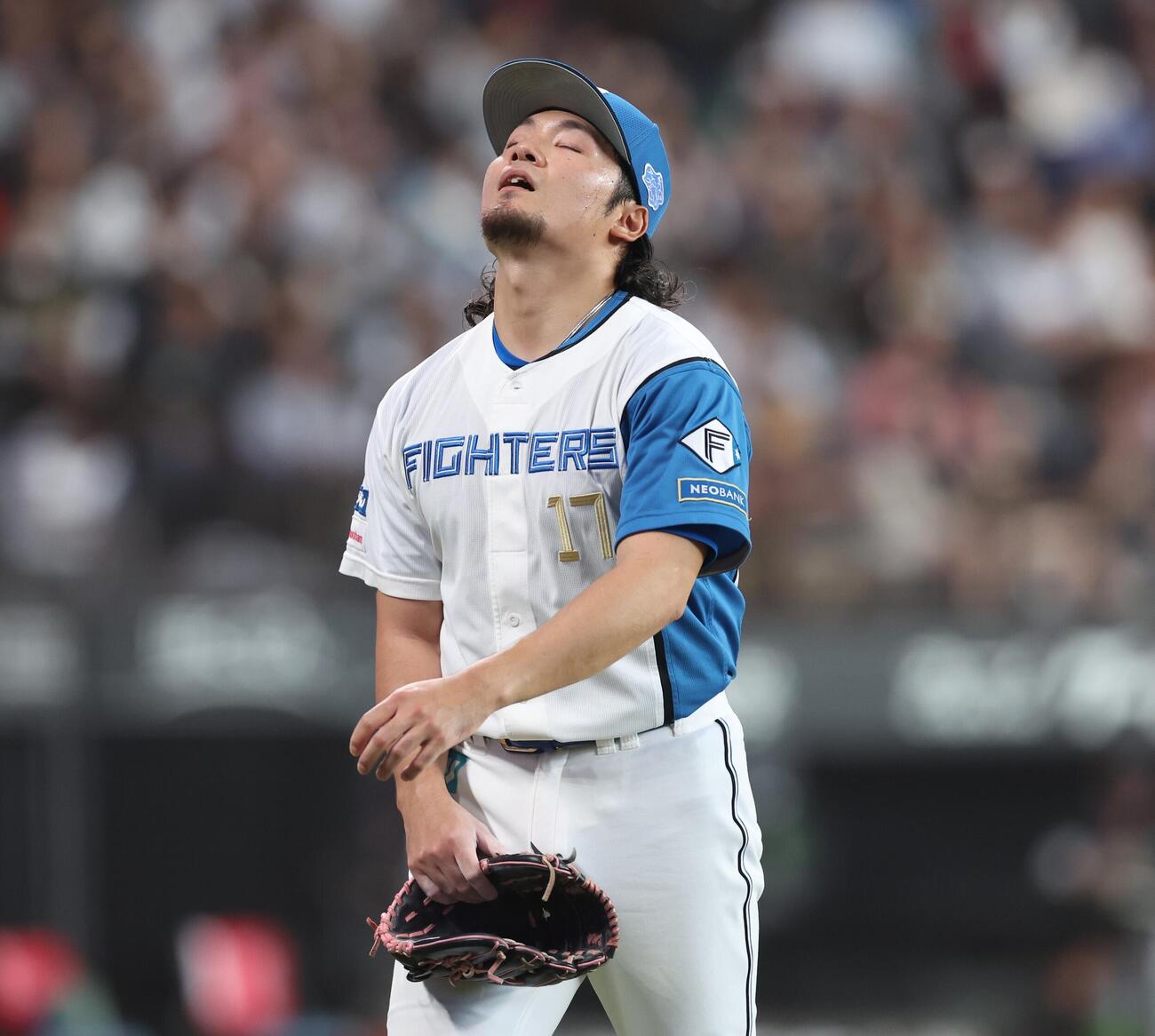 日本ハム対オリックス　2回表、2失点し天を仰ぐ伊藤大海（撮影・黒川智章）