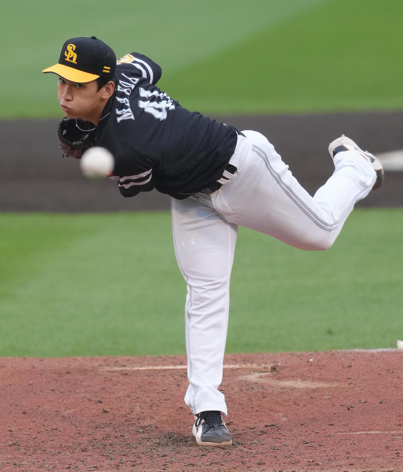 楽天対ソフトバンク　力投するソフトバンク前田悠伍（撮影・足立雅史）