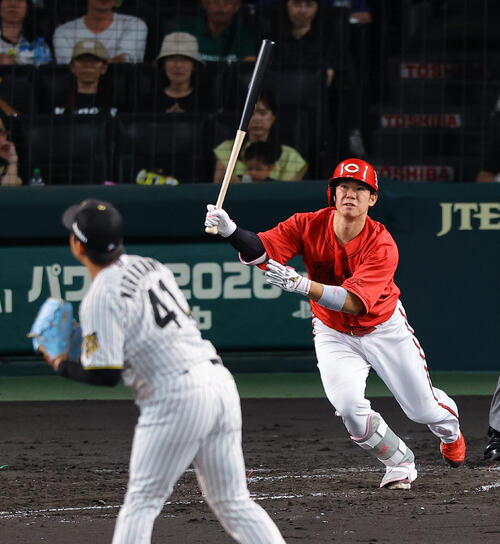 【広島】立石落球につけこみ追加点　坂倉将吾が犠飛「中村奨成が三塁まで走っていてくれたので」