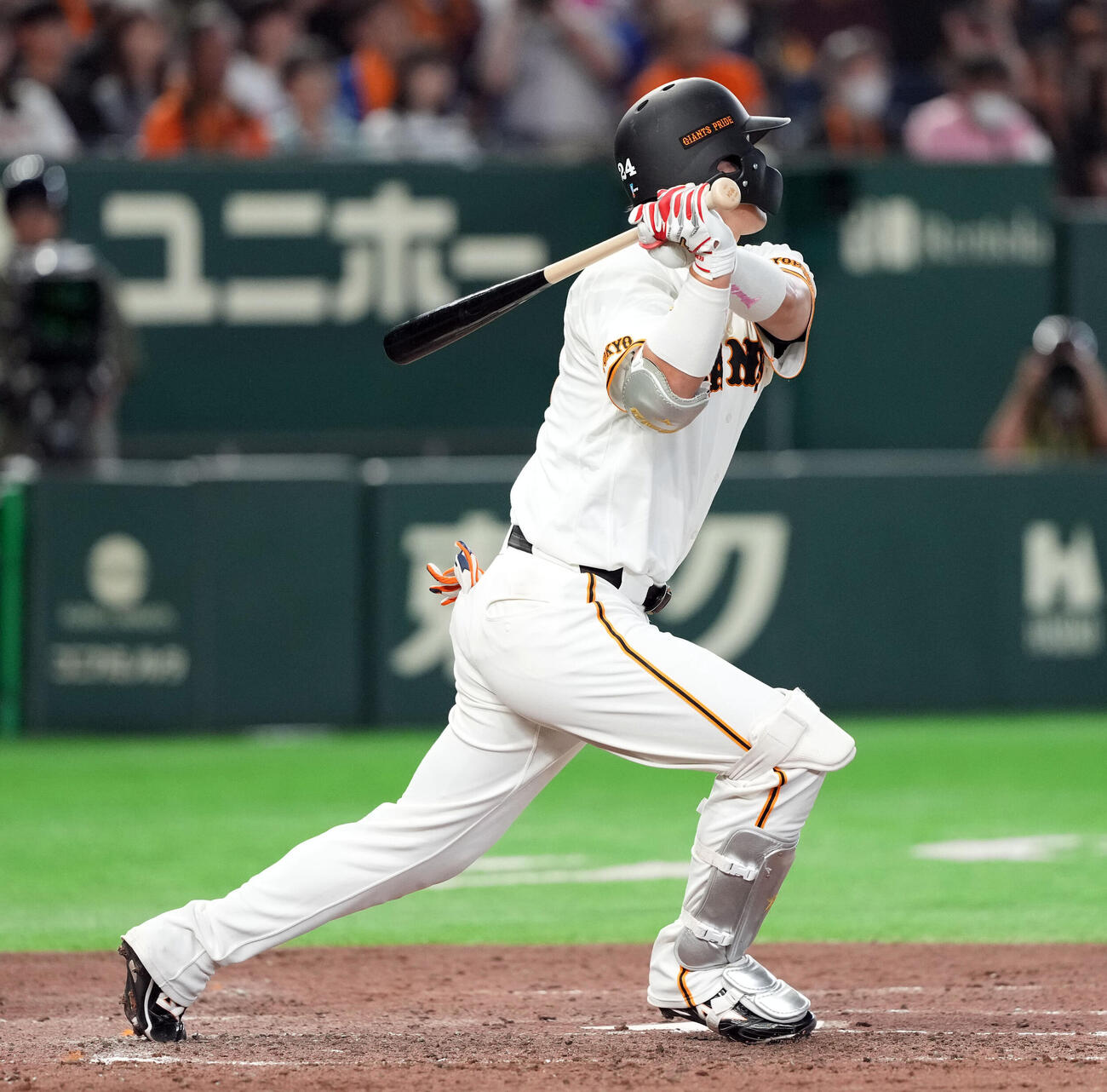巨人対中日　5回裏巨人2死一、二塁、適時打を放つ大城卓三（撮影・たえ見朱実）