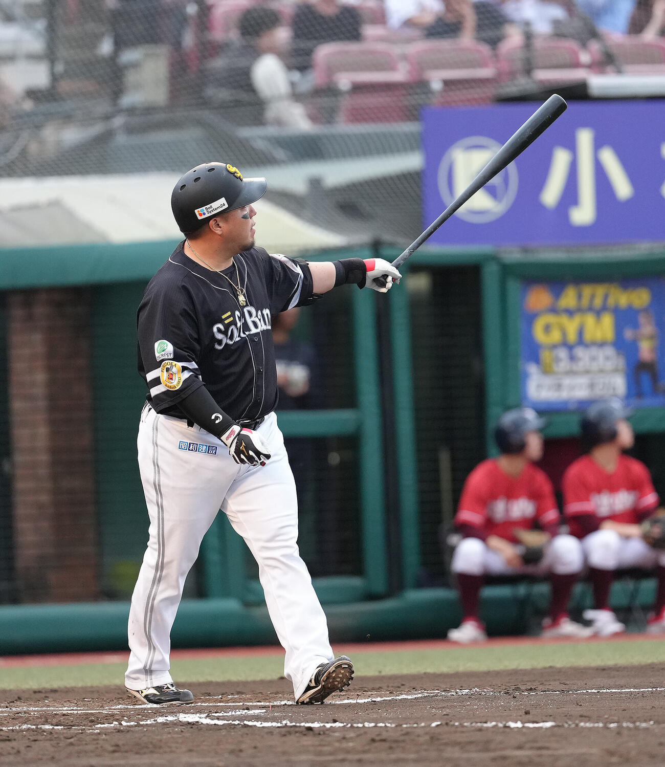 楽天対ソフトバンク　7回表ソフトバンク無死、山川穂高は左越え本塁打を放つ（撮影・足立雅史）