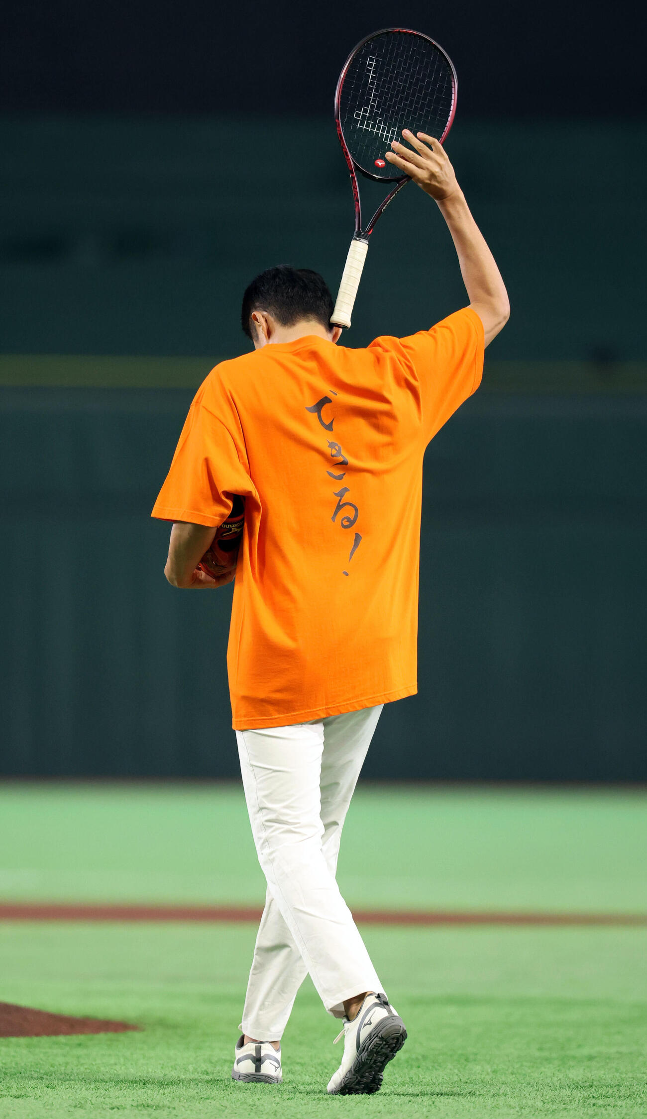 セレモニアルピッチに登場した松岡修造氏（撮影・浅見桂子）