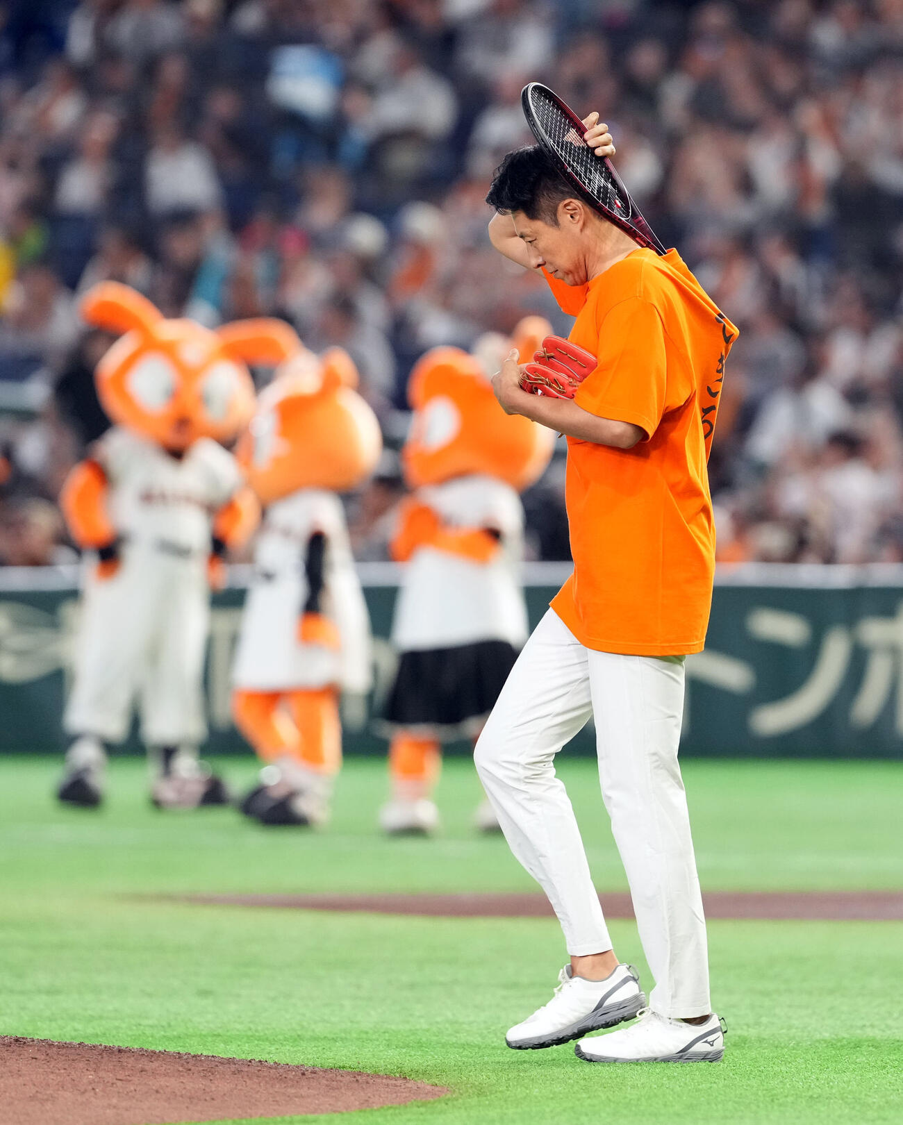 ファーストピッチを務めた松岡修造（撮影・たえ見朱実）