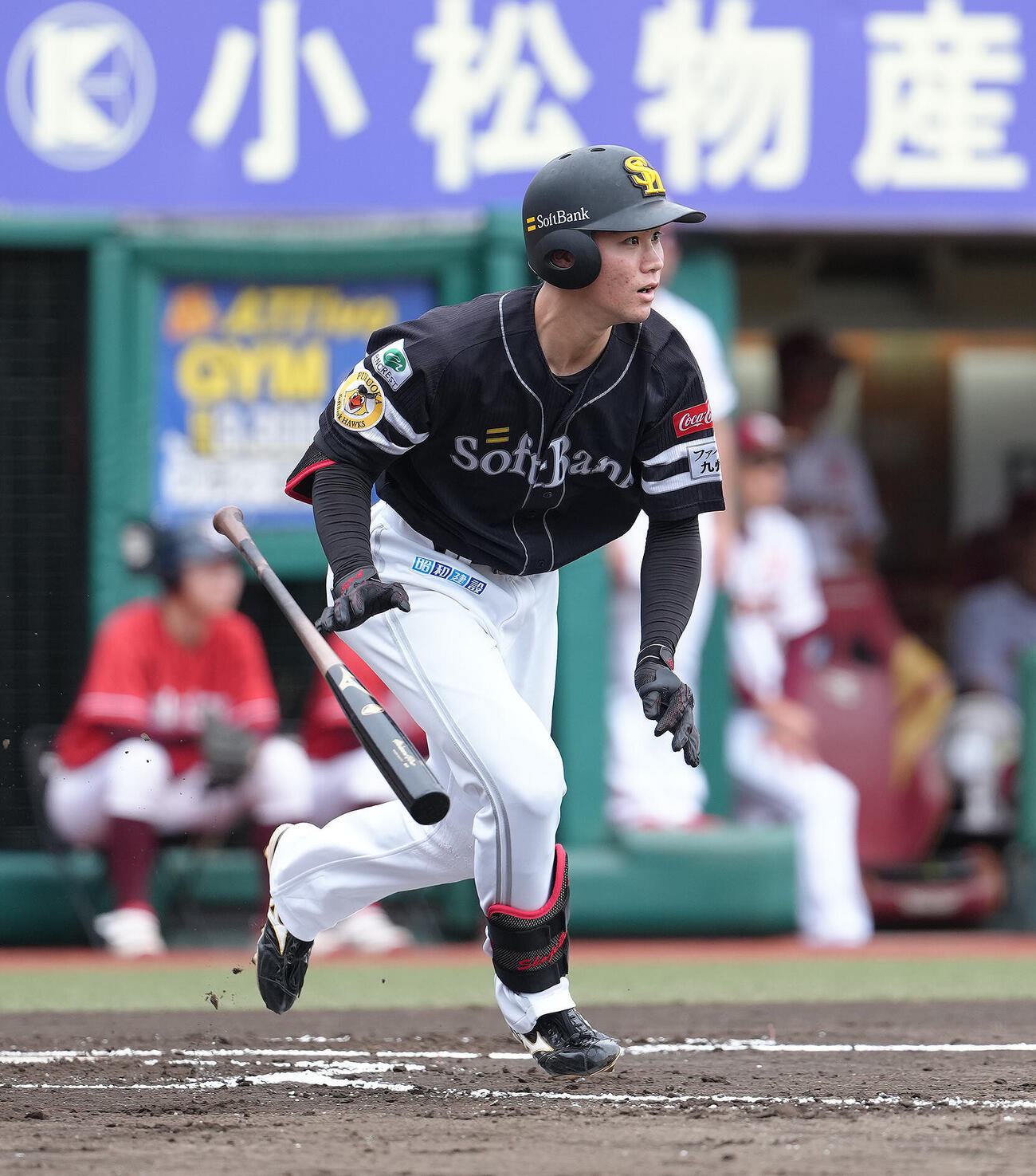 楽天対ソフトバンク　2回表ソフトバンク2死一、二塁、庄子雄大は先制2点適時三塁打を放つ（撮影・足立雅史）