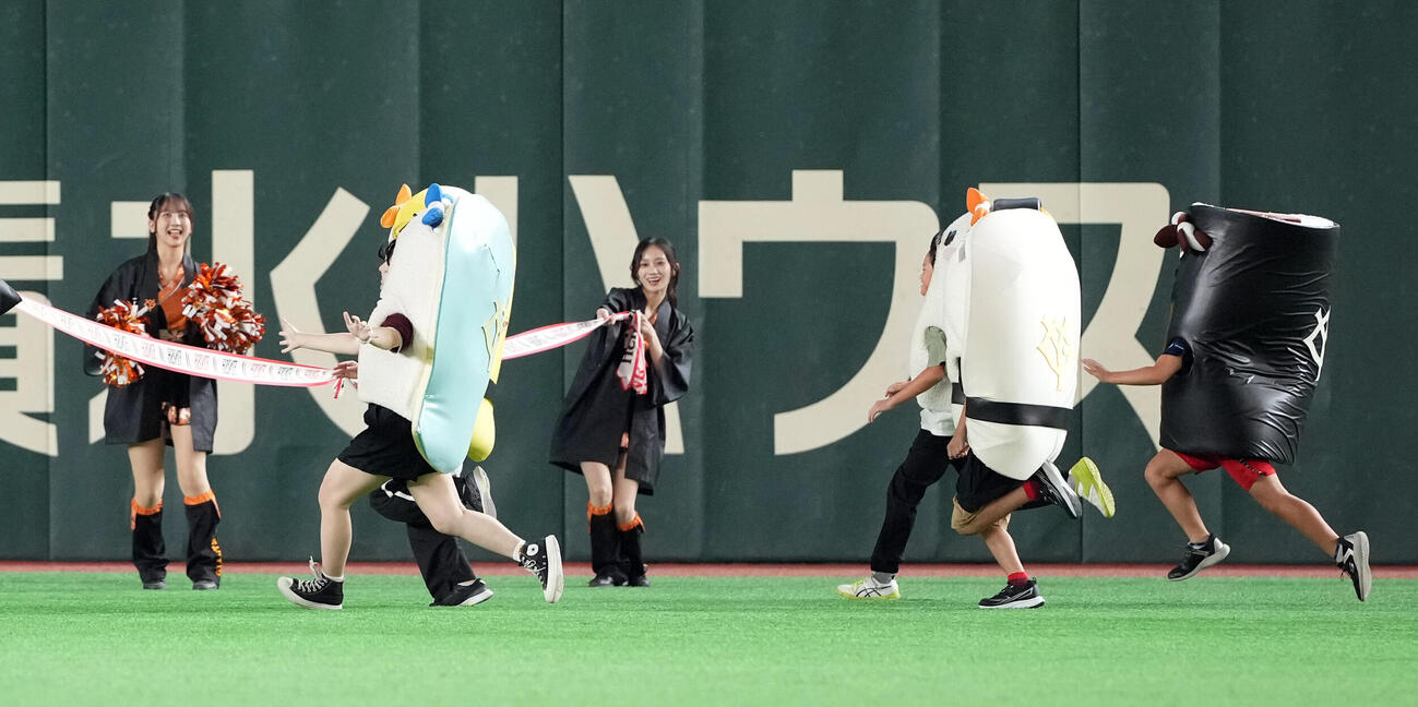 巨人対ヤクルト　すしレースは接戦の末、たまごが勝利（撮影・たえ見朱実）