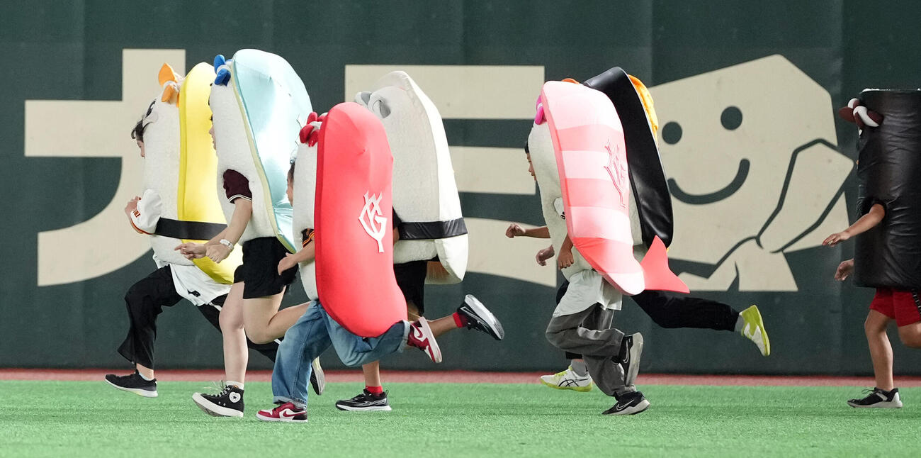 巨人対ヤクルト　すしレースは接戦の末、たまごが勝利（撮影・たえ見朱実）
