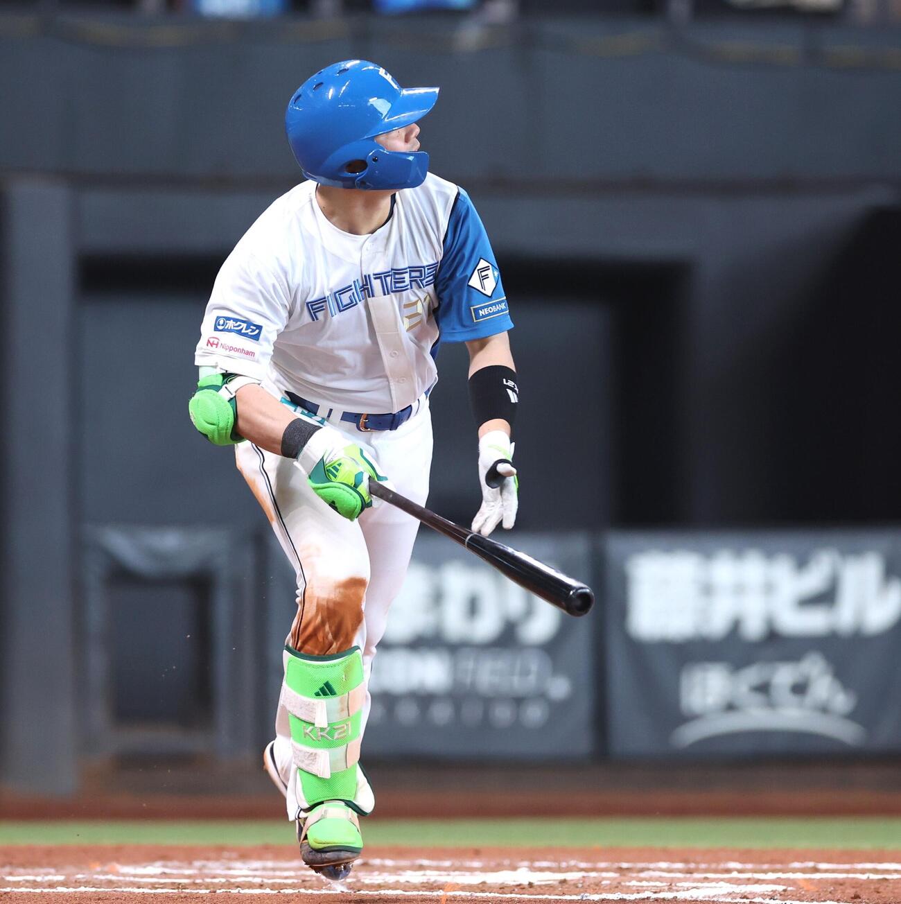 日本ハム対オリックス　6回裏日本ハム1死、本塁打を放つ清宮幸太郎（撮影・黒川智章）
