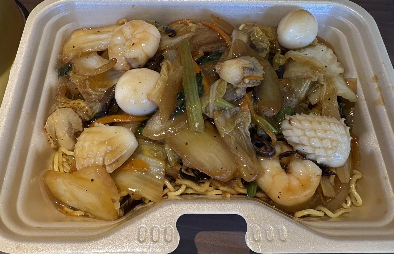 道産野菜と海鮮の五目あんかけ焼きそば