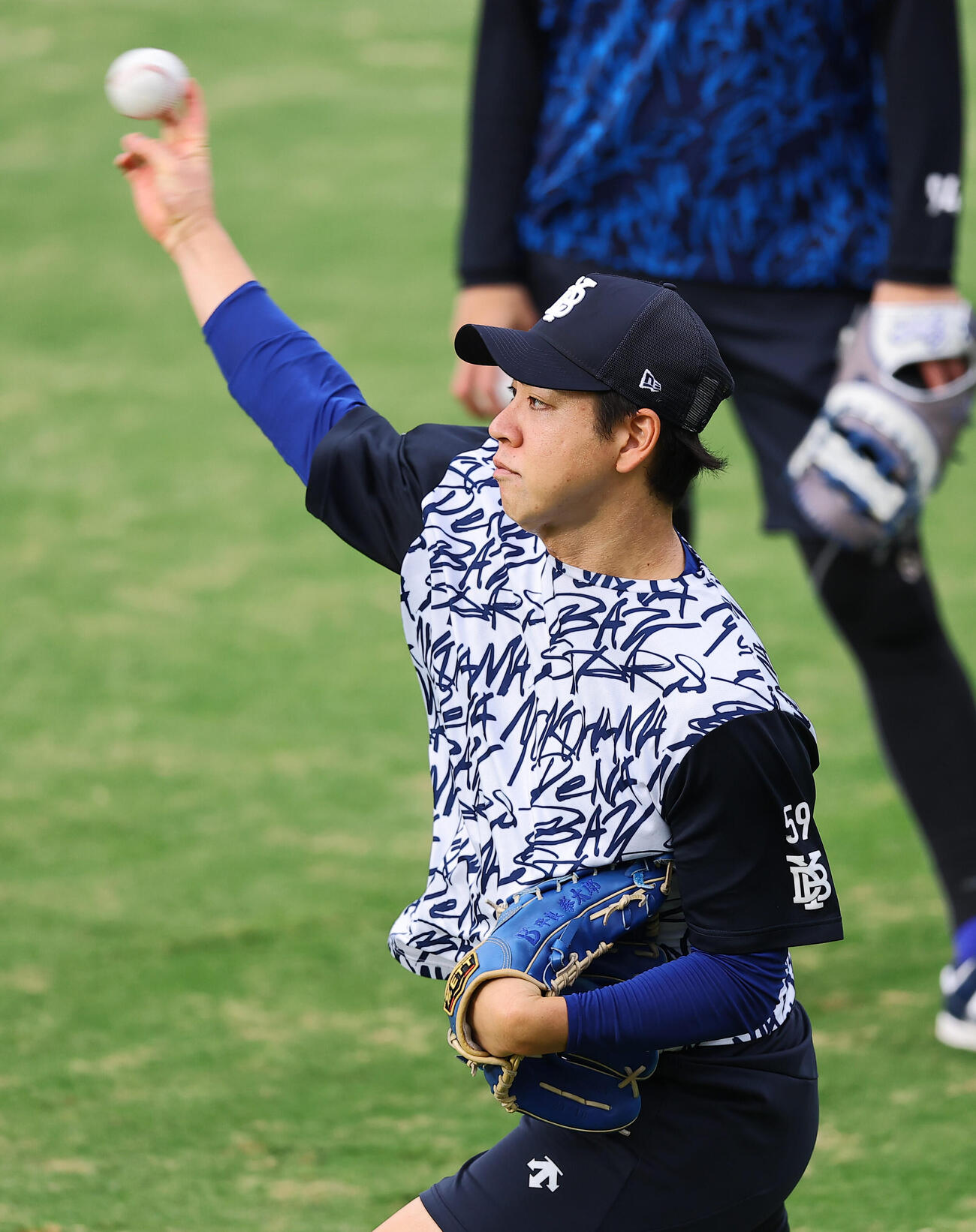 阪神対DeNA　キャッチボールをする平良拳太郎（撮影・上田博志）