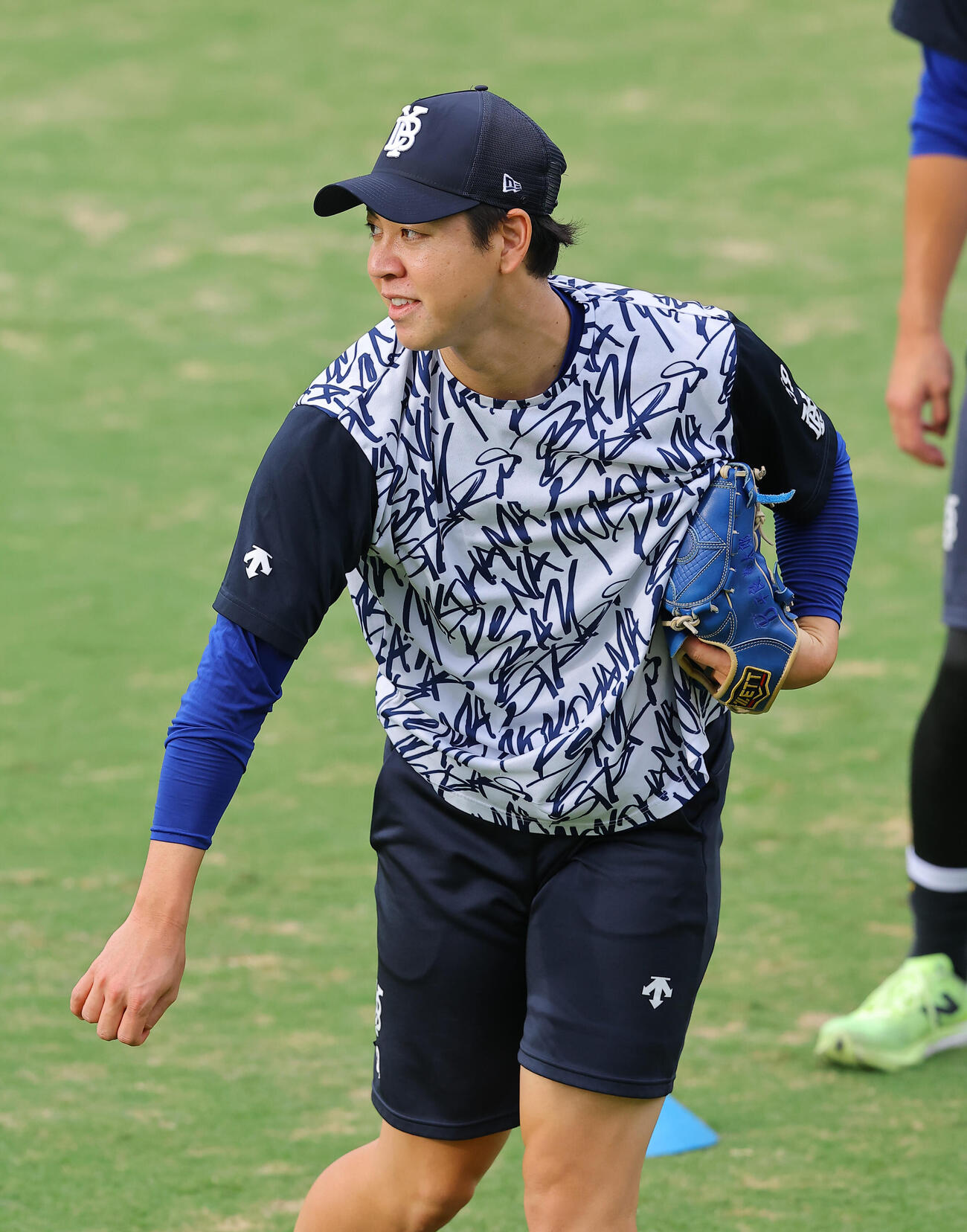 阪神対DeNA　キャッチボールをする平良拳太郎（撮影・上田博志）