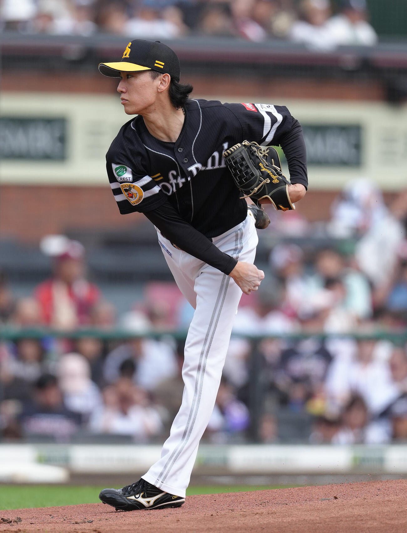 楽天対ソフトバンク　ソフトバンク先発の大津亮介（撮影・足立雅史）