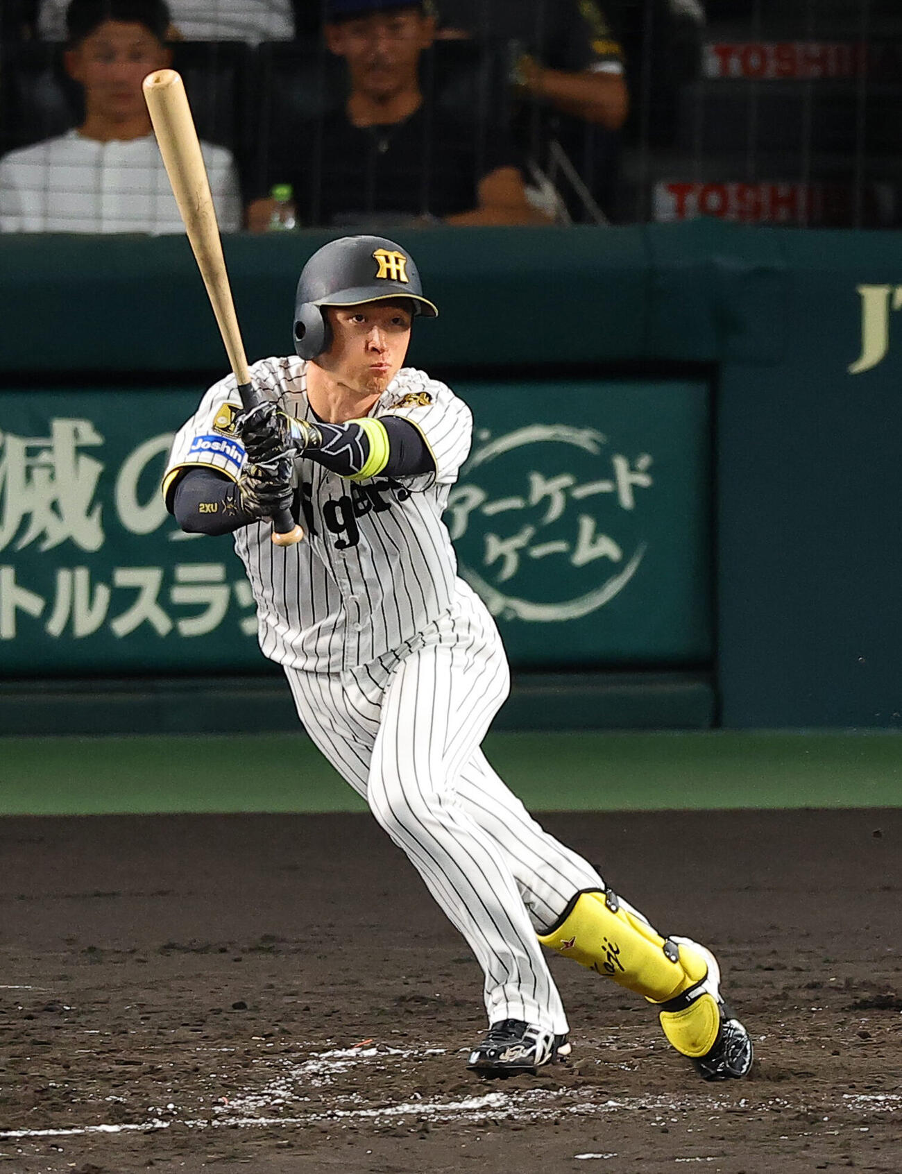 阪神対DeNA 3回裏阪神無死、近本光司は左前打を放つ（撮影・上田博志）