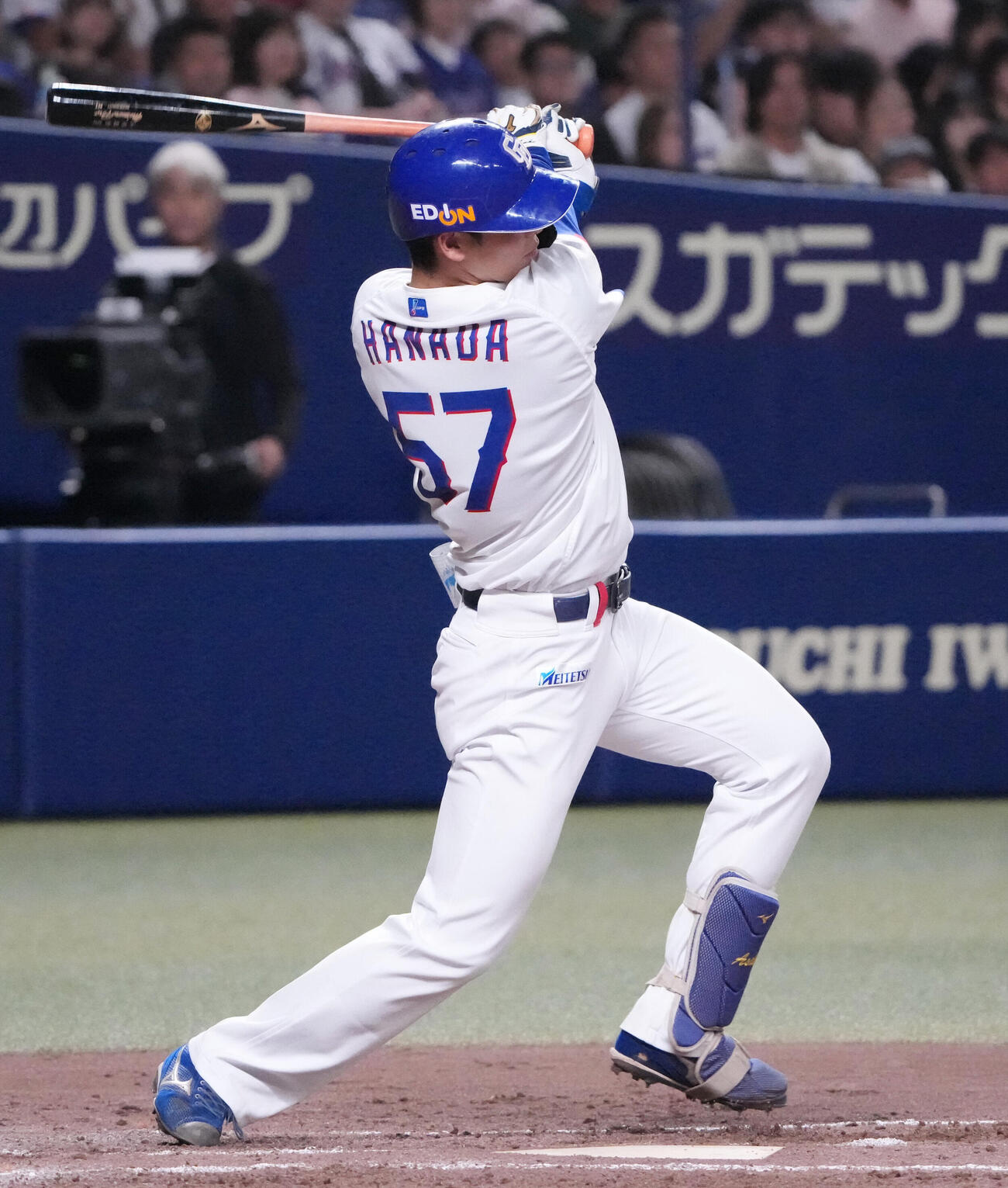 中日対広島　4回裏中日無死、本塁打を放つ花田旭（撮影・森本幸一）