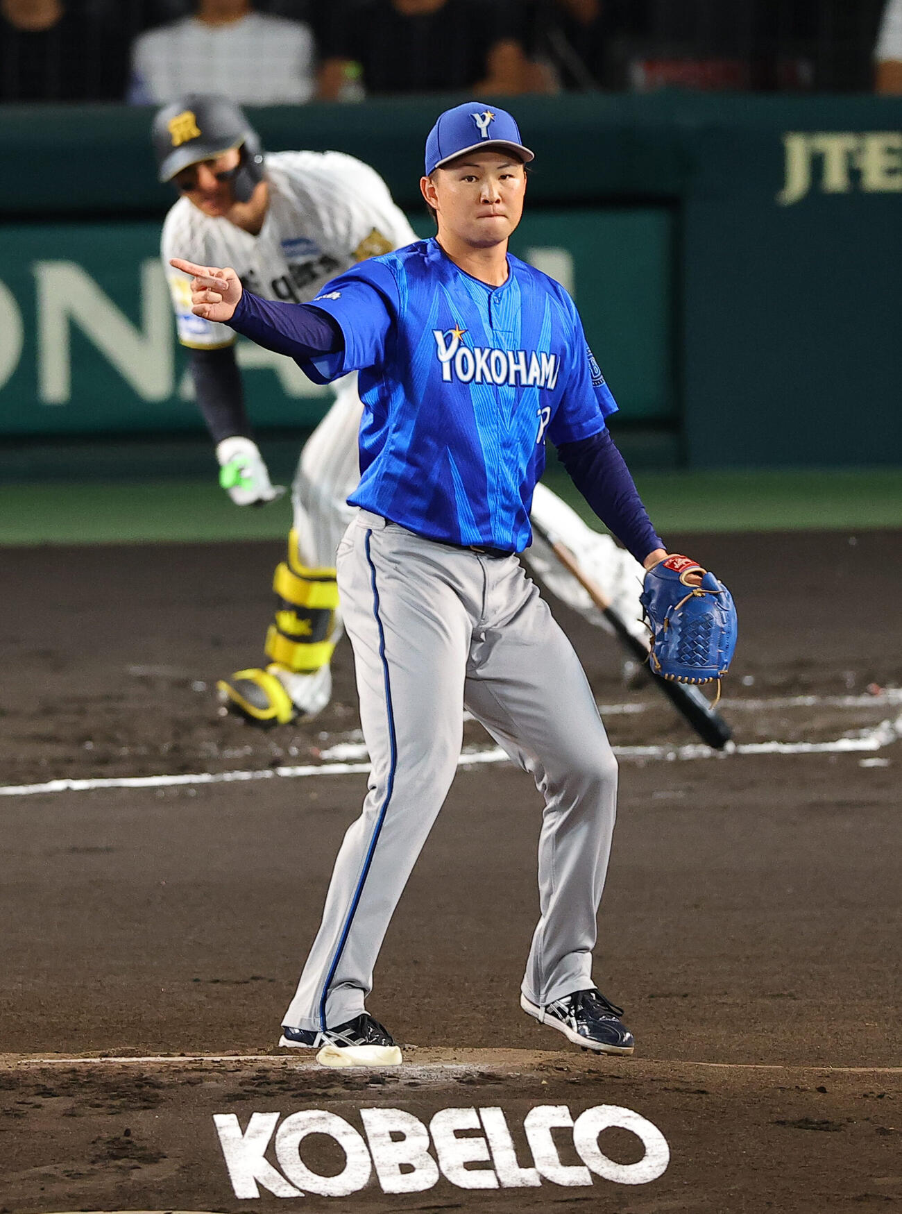 阪神対DeNA 1回裏阪神2死、竹田祐は森下翔太を二ゴロに打ち取る（撮影・上田博志）