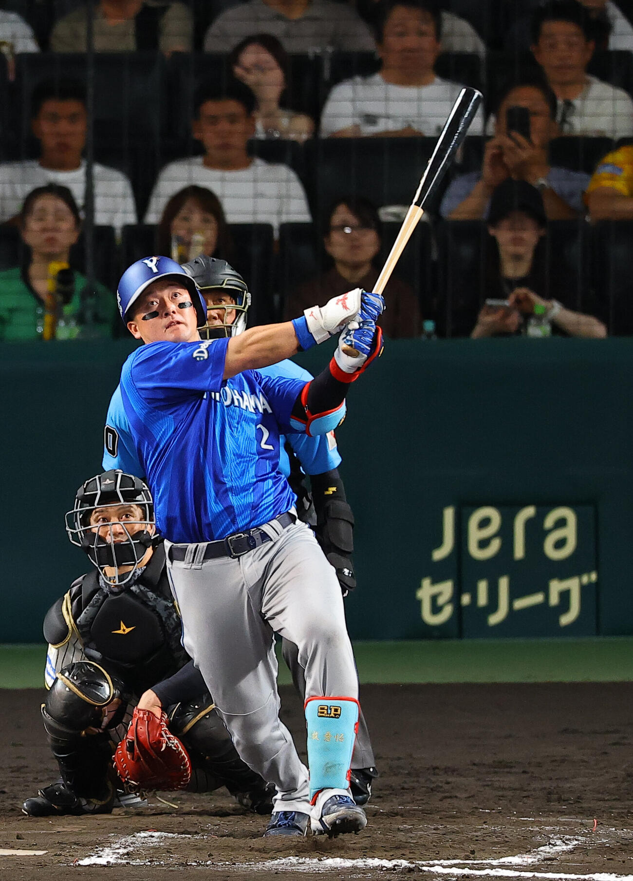 阪神対DeNA 8回表DeNA1死、牧秀悟は本塁打を放つ（撮影・上田博志）