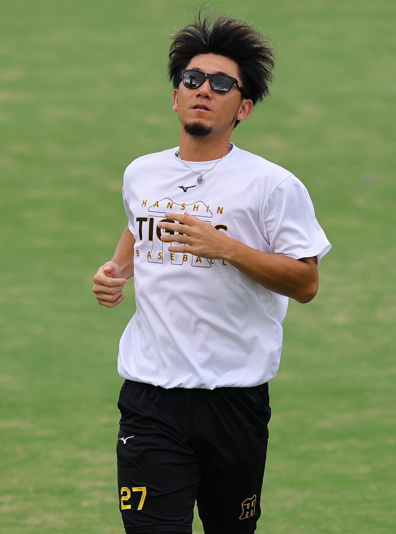 阪神対DeNA　ランニングをする伊藤将司（撮影・上田博志）