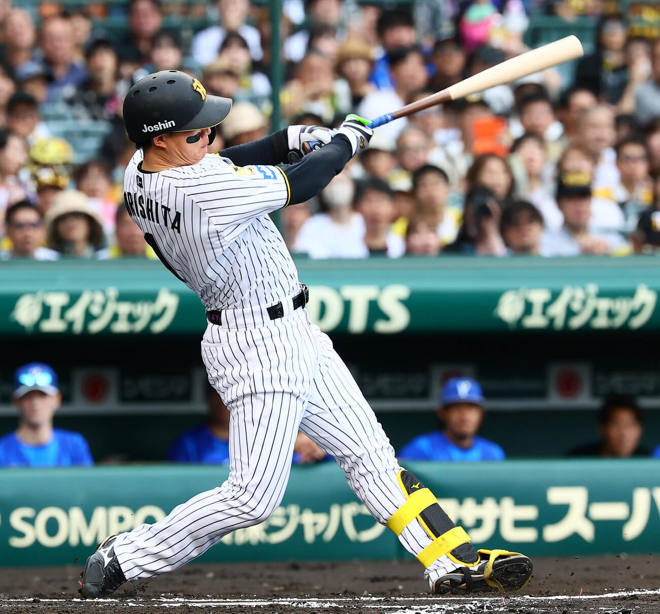 阪神対DeNA 1回裏阪神1死一塁、森下翔太は左越え適時二塁打を放つ（撮影・加藤哉）