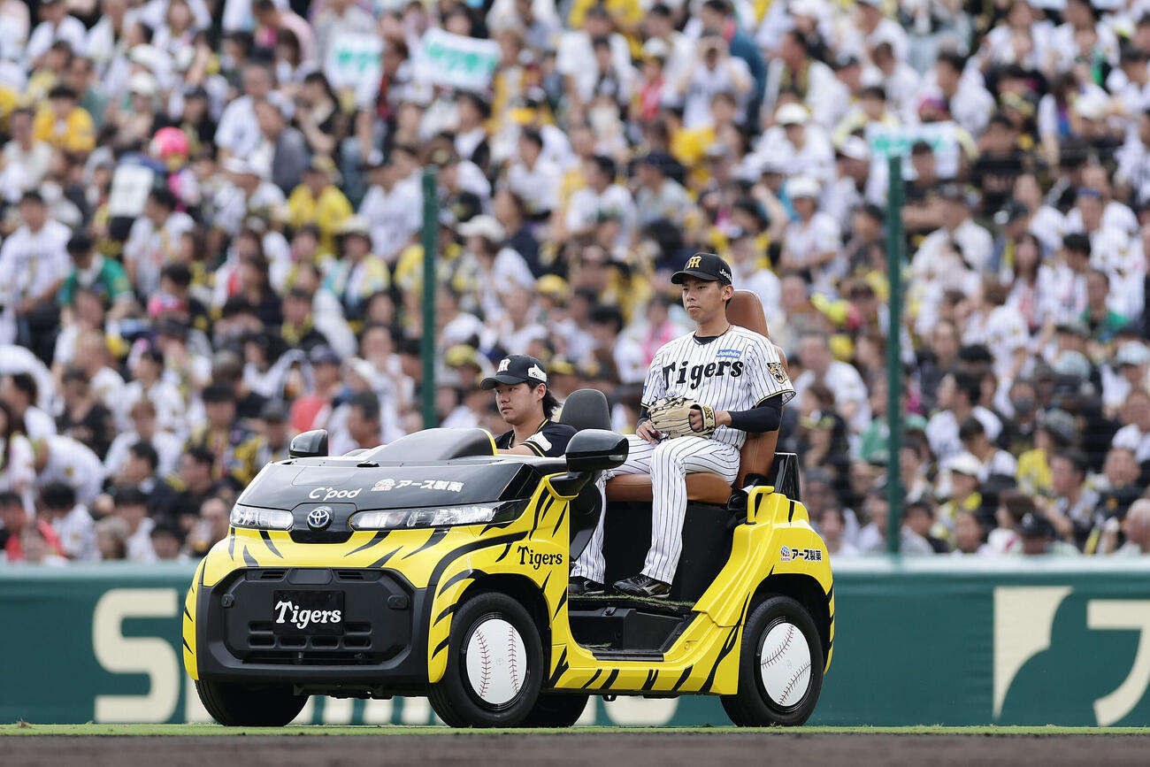 阪神対DeNA 3回表DeNA2死一、三塁、阪神2番手で登板する神宮僚介（撮影・前田充）