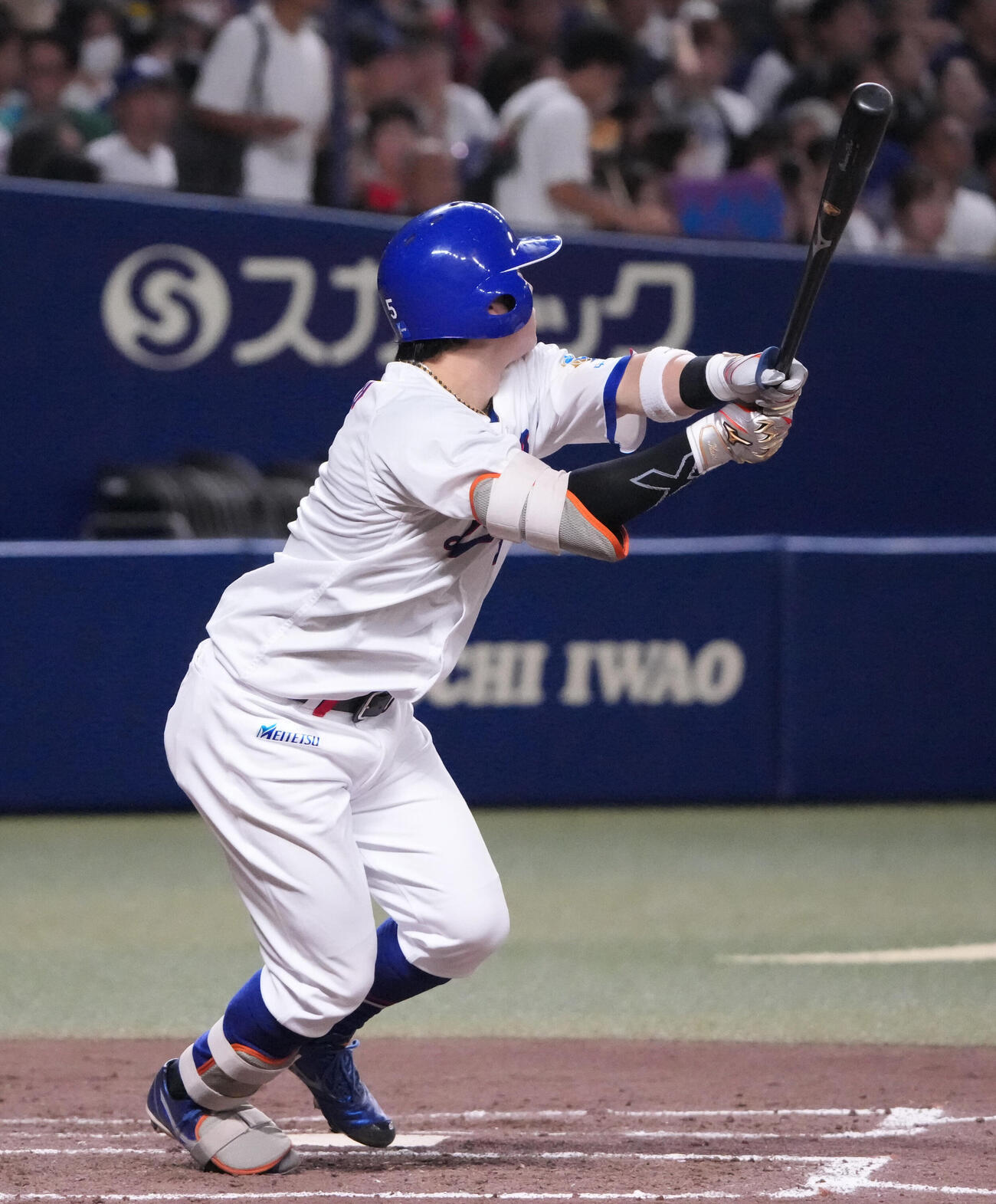 中日対広島　4回裏中日1死、本塁打を放つ村松開人（撮影・森本幸一）