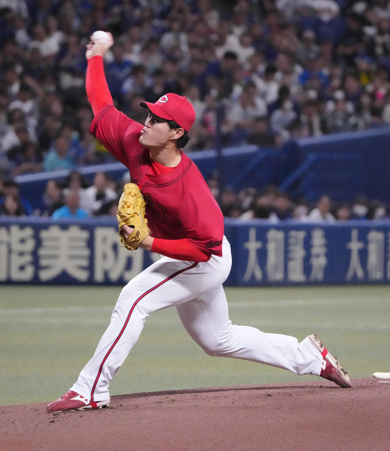 中日対広島　1回裏、登板する広島先発の斉藤優汰（撮影・森本幸一）