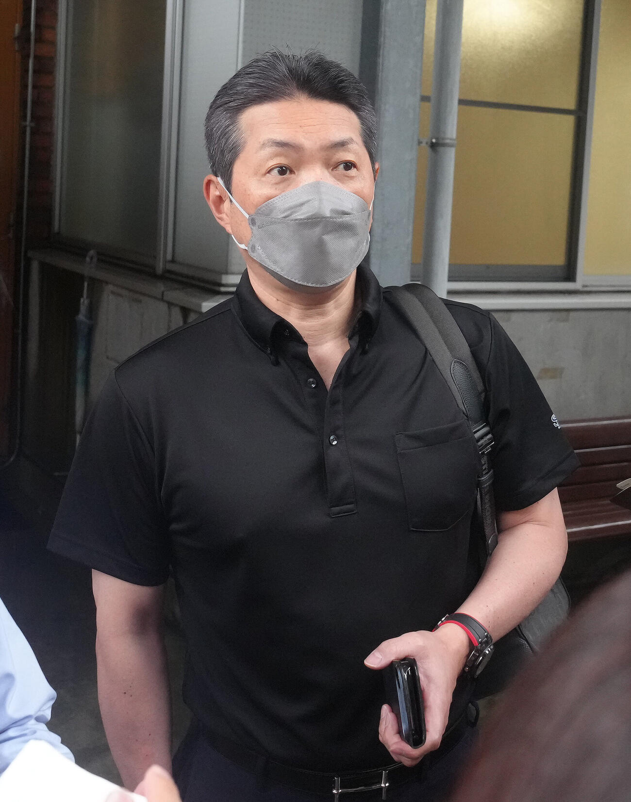 楽天対ソフトバンク　試合が雨天中止となり引き揚げるソフトバンク小久保裕紀監督（撮影・足立雅史）