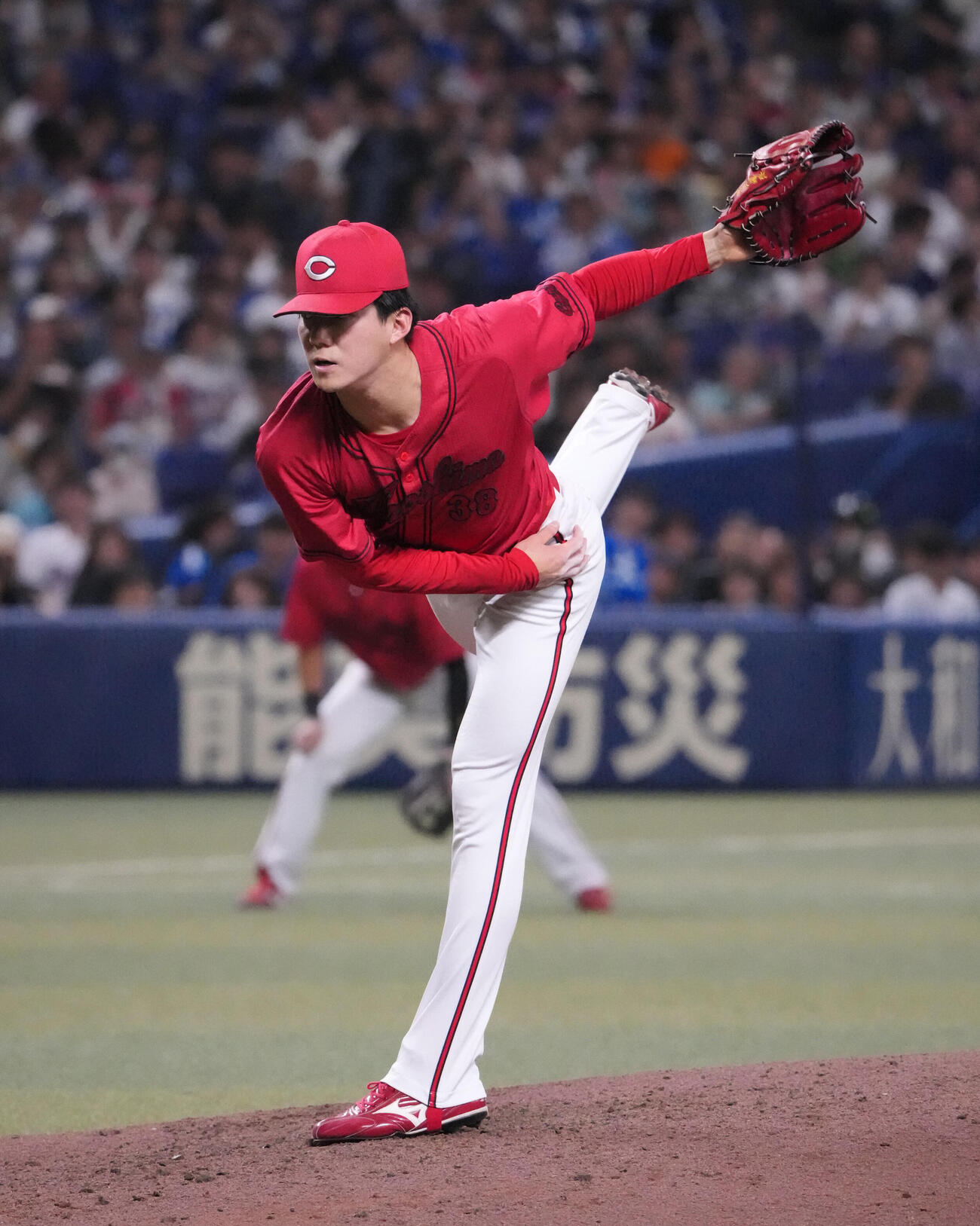 中日対広島　6回裏、広島2番手で登板する赤木晴哉（撮影・森本幸一）