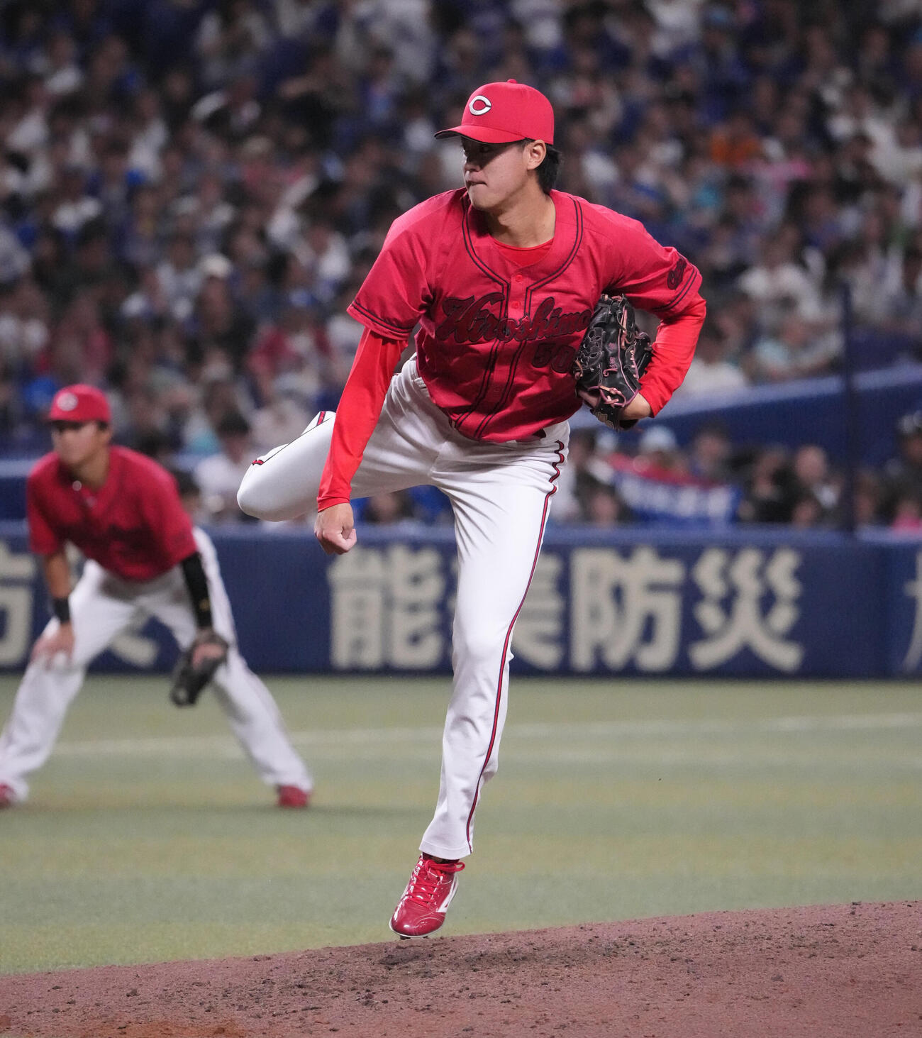 中日対広島　7回裏、広島3番手で登板する杉田健（撮影・森本幸一）