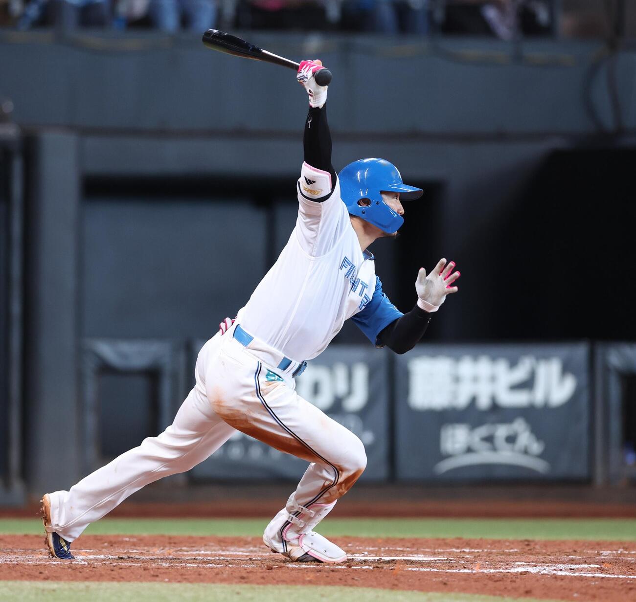 日本ハム対オリックス　5回裏日本ハム2死一、三塁、適時打を放つ西川遥輝（撮影・黒川智章）