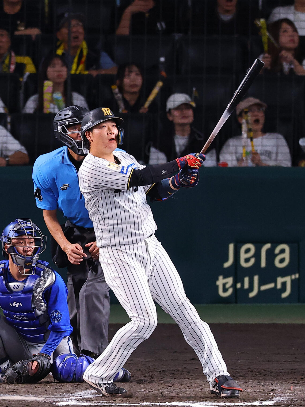 阪神対DeNA 11回裏阪神1死、大山悠輔はサヨナラ本塁打を放つ（撮影・上田博志）