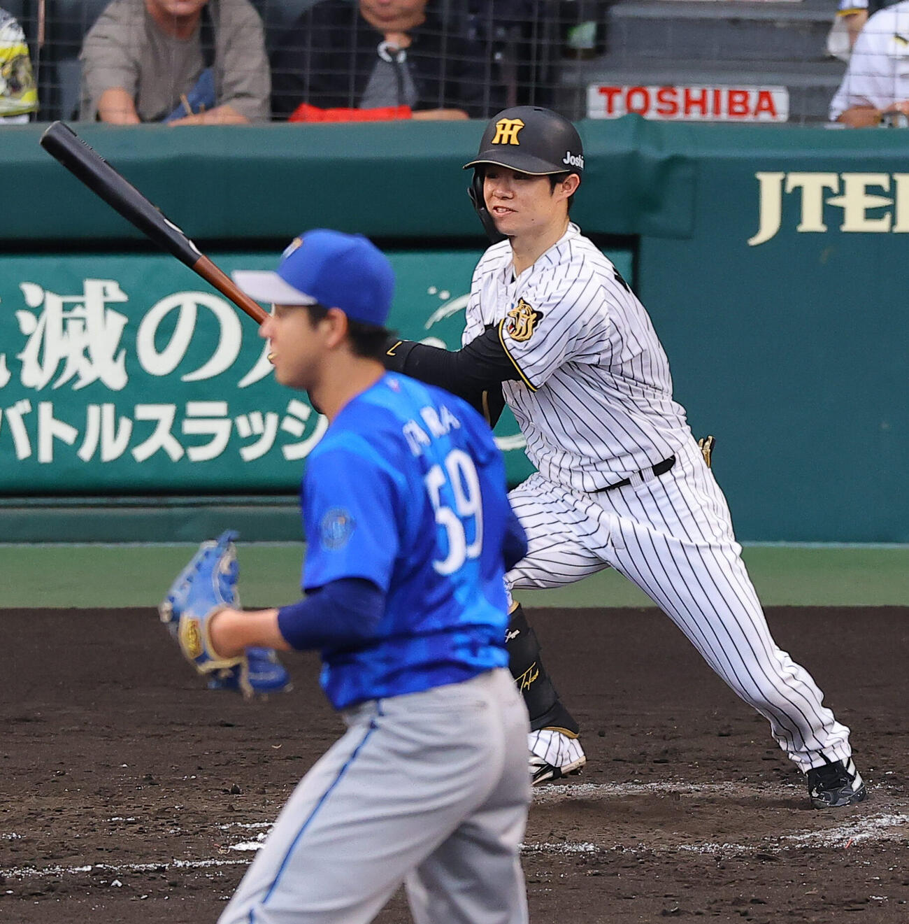 阪神対DeNA 3回裏阪神1死一塁、中野拓夢は安打を放つ（撮影・上田博志）