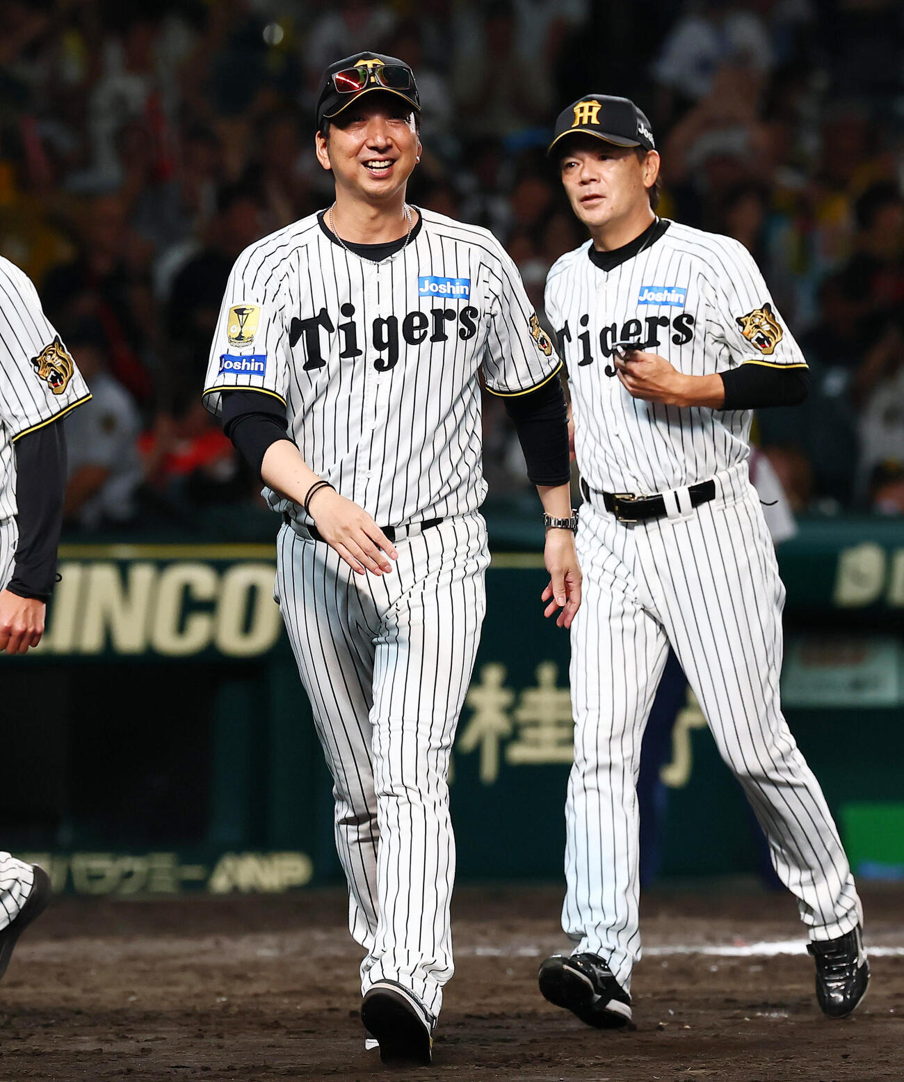 阪神対DeNA DeNAにサヨナラ勝ちを決め笑顔を見せる阪神藤川球児監督（撮影・加藤哉）