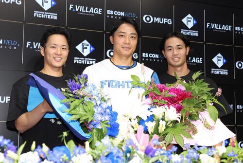 【日本ハム】中岛卓也「18岁了谢谢你」」「最有名的かにますます」なんにに花松并ぶ- プロ野球 : 日刊suペーsu 【日本ハム】中岛卓也「18岁了谢谢你」」「最有名的かにますます」なんにに花松并ぶ- プロ野球 : 日刊suペーsu