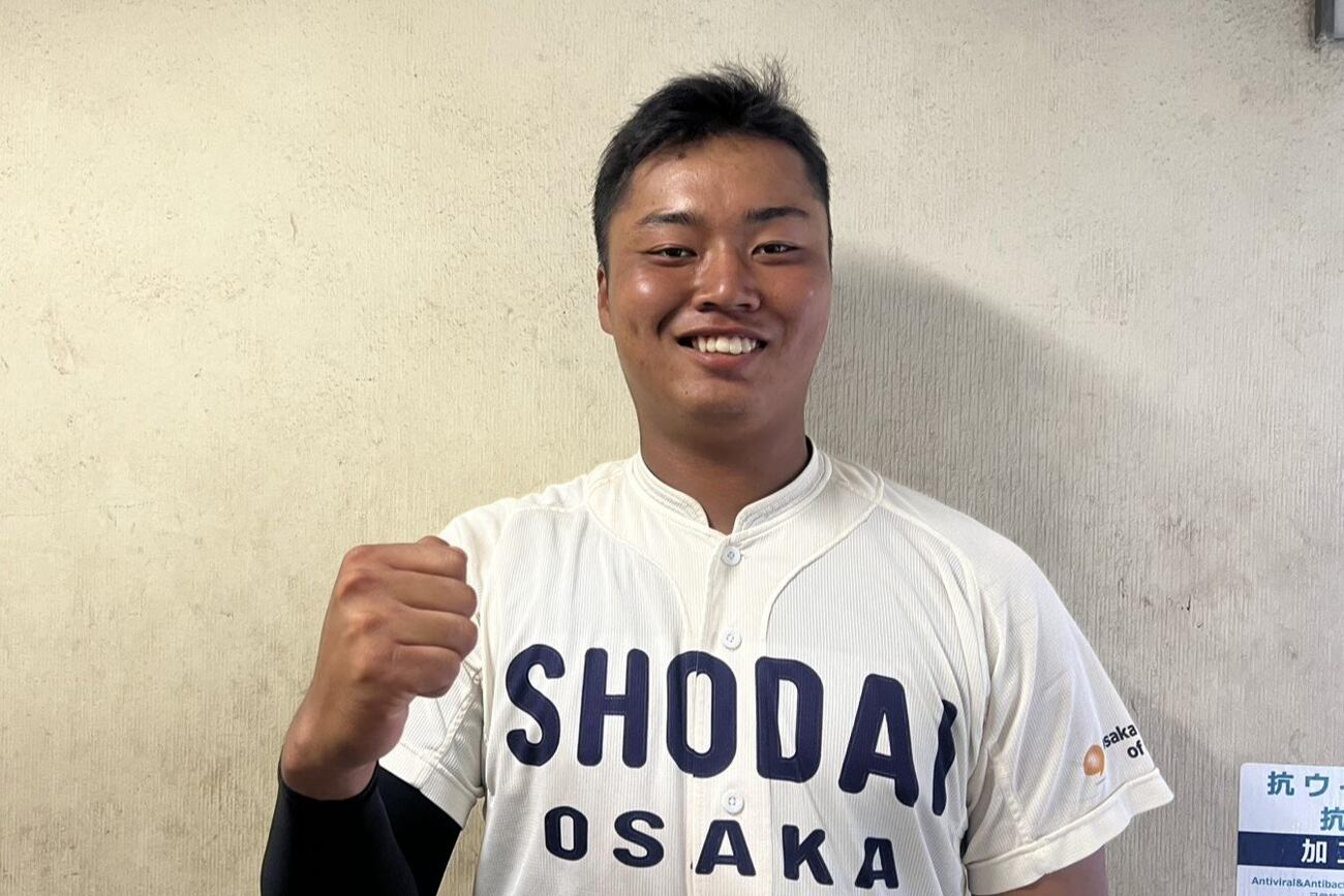 大商大対京産大　3回にソロ本塁打を放った大商大・真鍋慧（撮影・佐藤妙月）