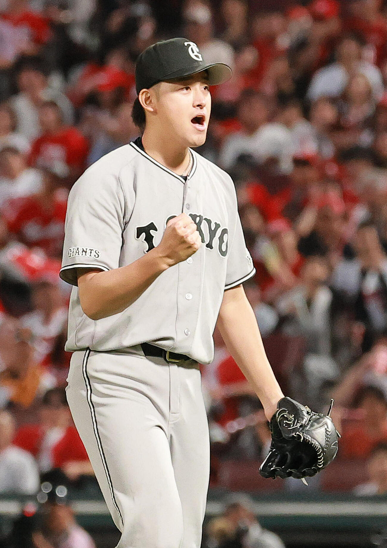 広島対巨人　9回裏広島2死二、三塁、堀田賢慎は代打野間峻祥を三飛に仕留める（撮影・上山淳一）