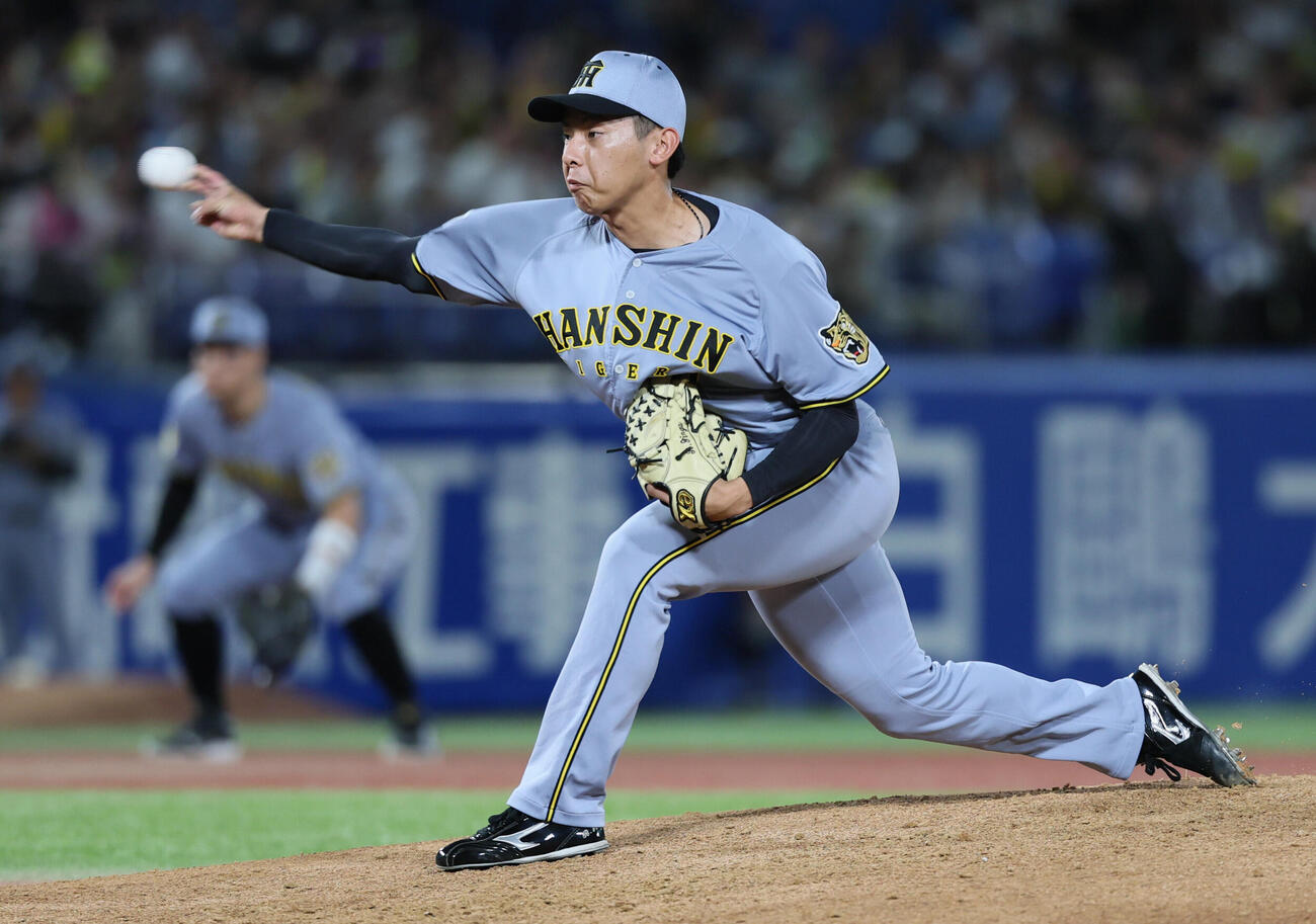 ヤクルト対阪神　阪神2番手神宮僚介（撮影・水谷安孝）