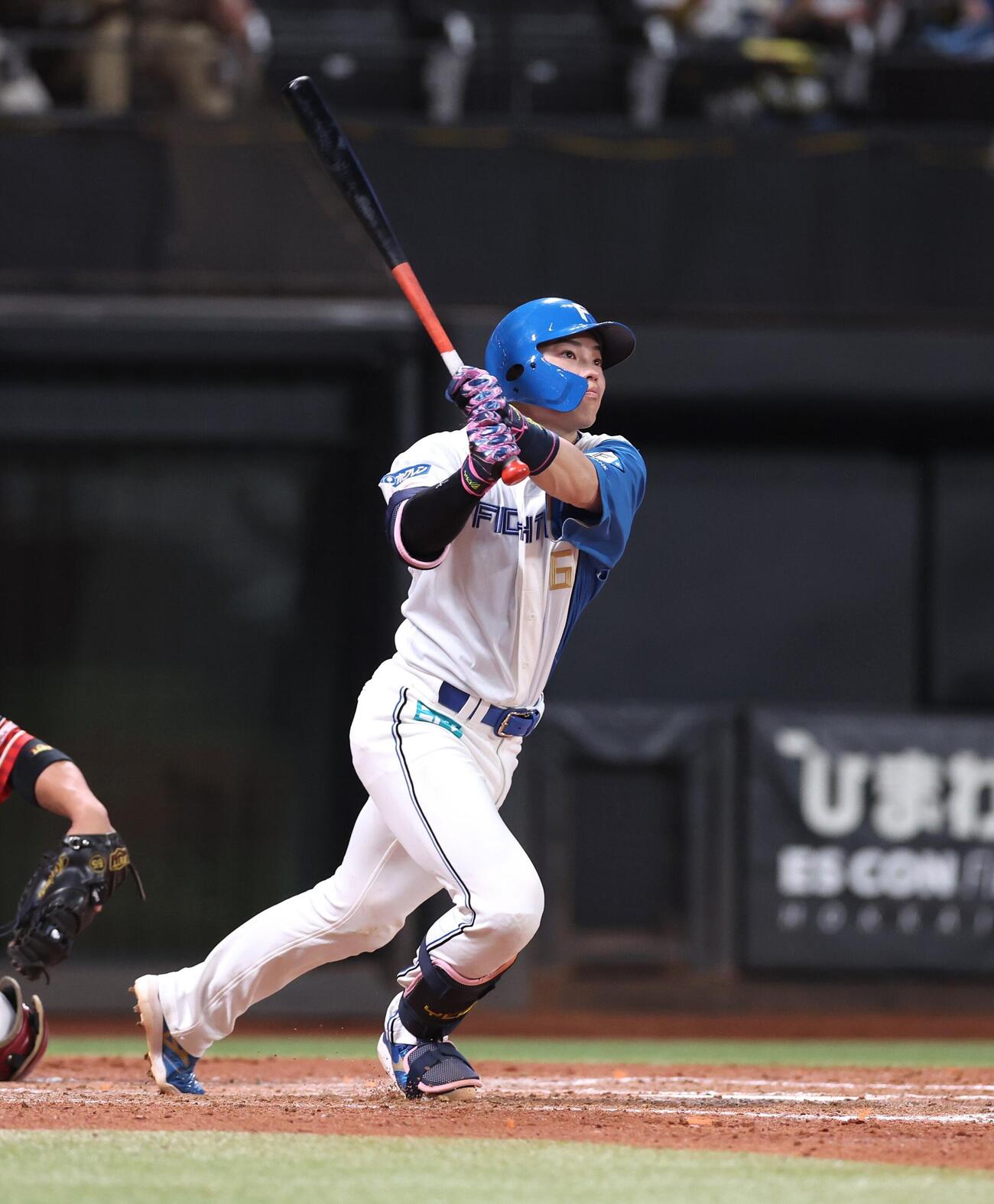 日本ハム対楽天　5回裏日本ハム無死一、二塁、3点本塁打を放つ田宮裕涼（撮影・黒川智章）