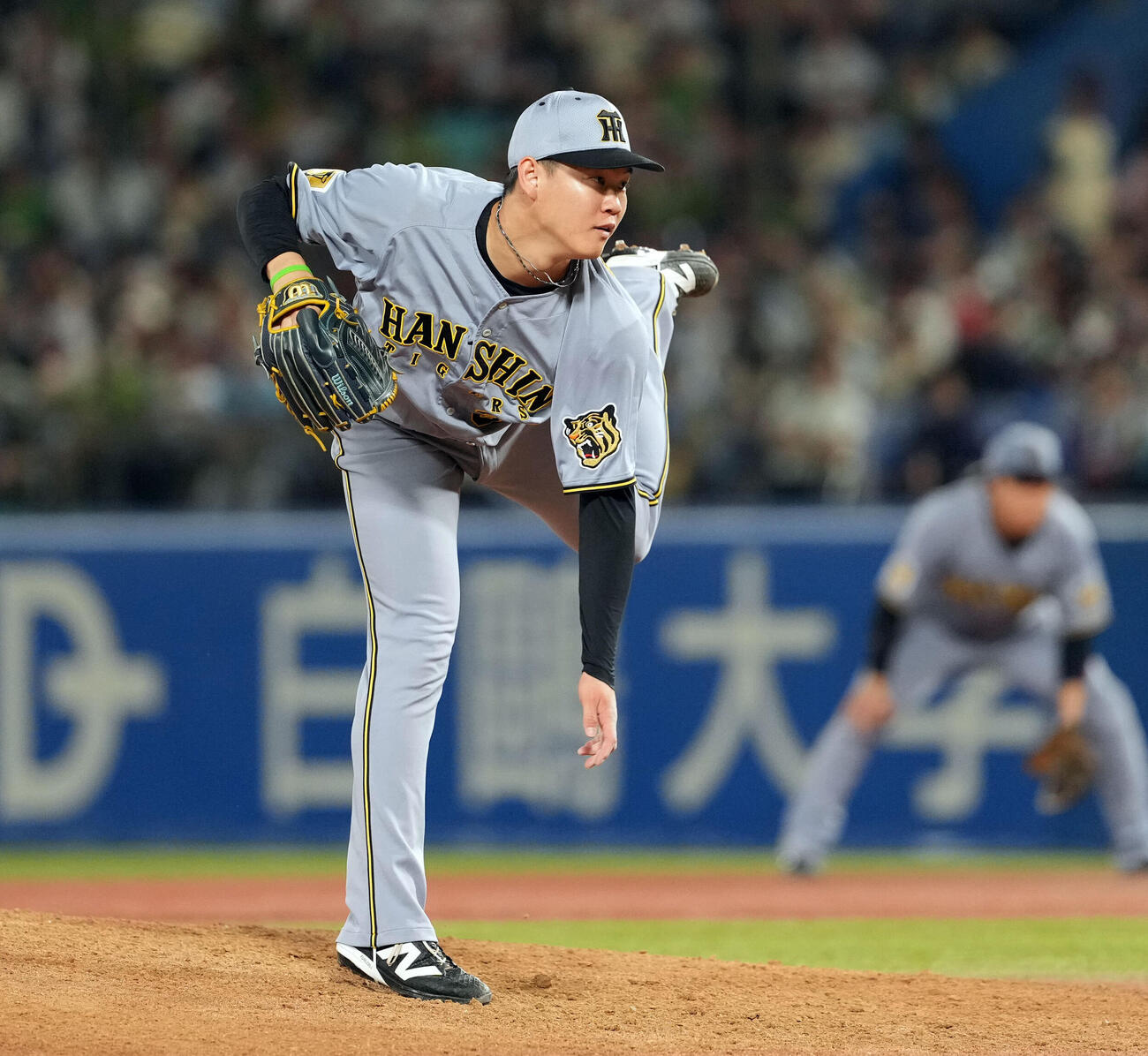 ヤクルト対阪神　6回からマウンドに上がった阪神及川雅貴（撮影・たえ見朱実）