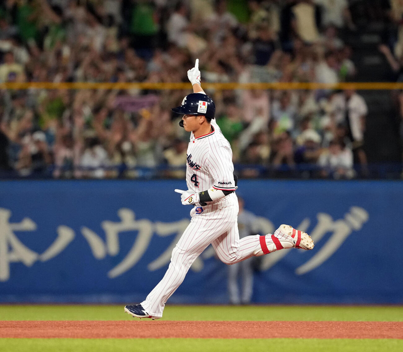 ヤクルト対阪神　7回裏ヤクルト2死、同点ソロ本塁打を放った丸山和郁（撮影・たえ見朱実）