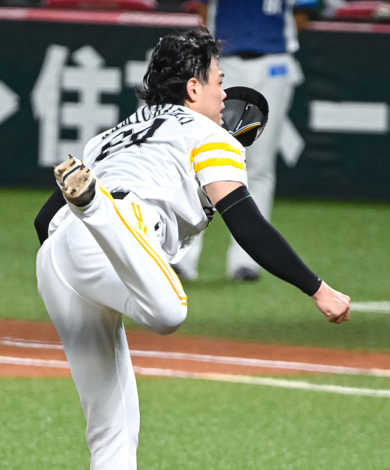 ソフトバンク対西武　力投するソフトバンク上茶谷大河