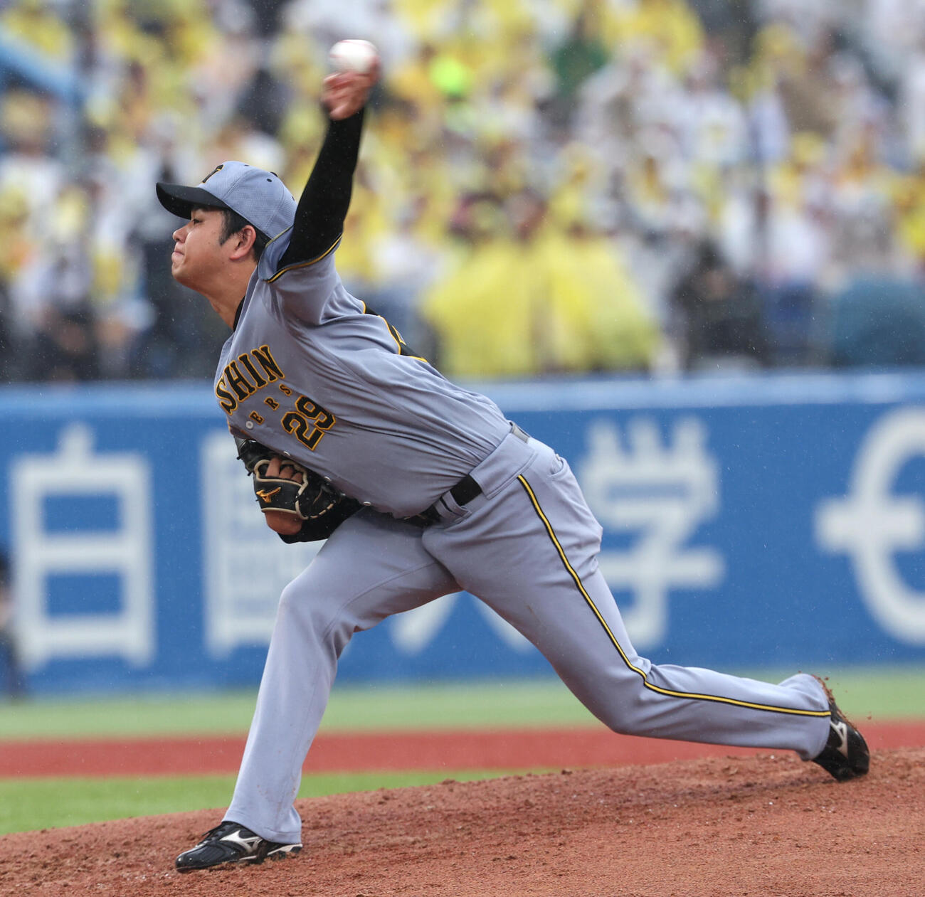 ヤクルト対阪神　力投する阪神先発高橋遥人（撮影・水谷安孝）