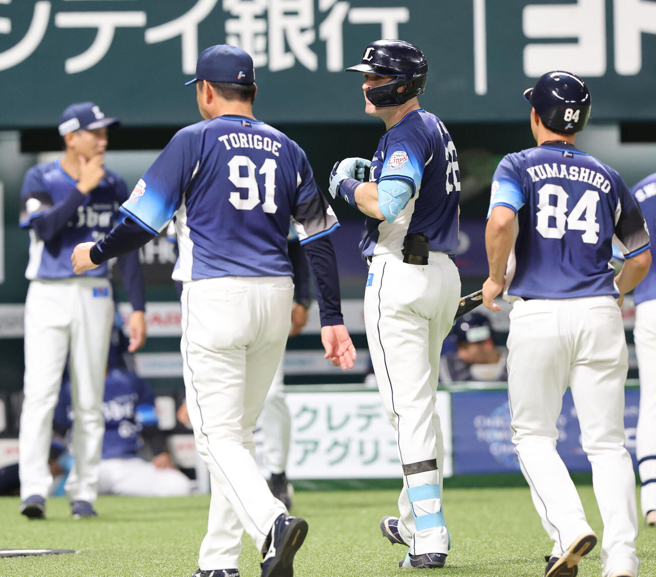 ソフトバンク対西武　6回表2死、ネビンは見逃しの三振、判定に納得できないネビンは侮辱行為で退場となる（撮影・梅根麻紀）