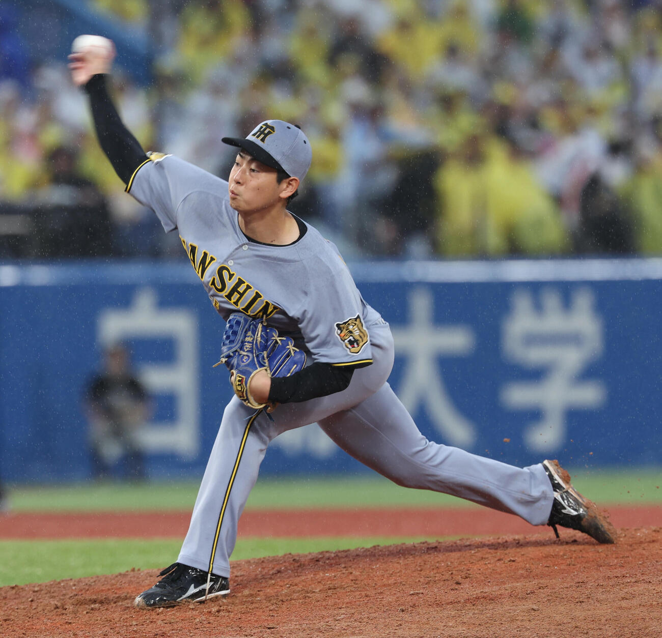 ヤクルト対阪神　阪神3番手下村海翔（撮影・水谷安孝）