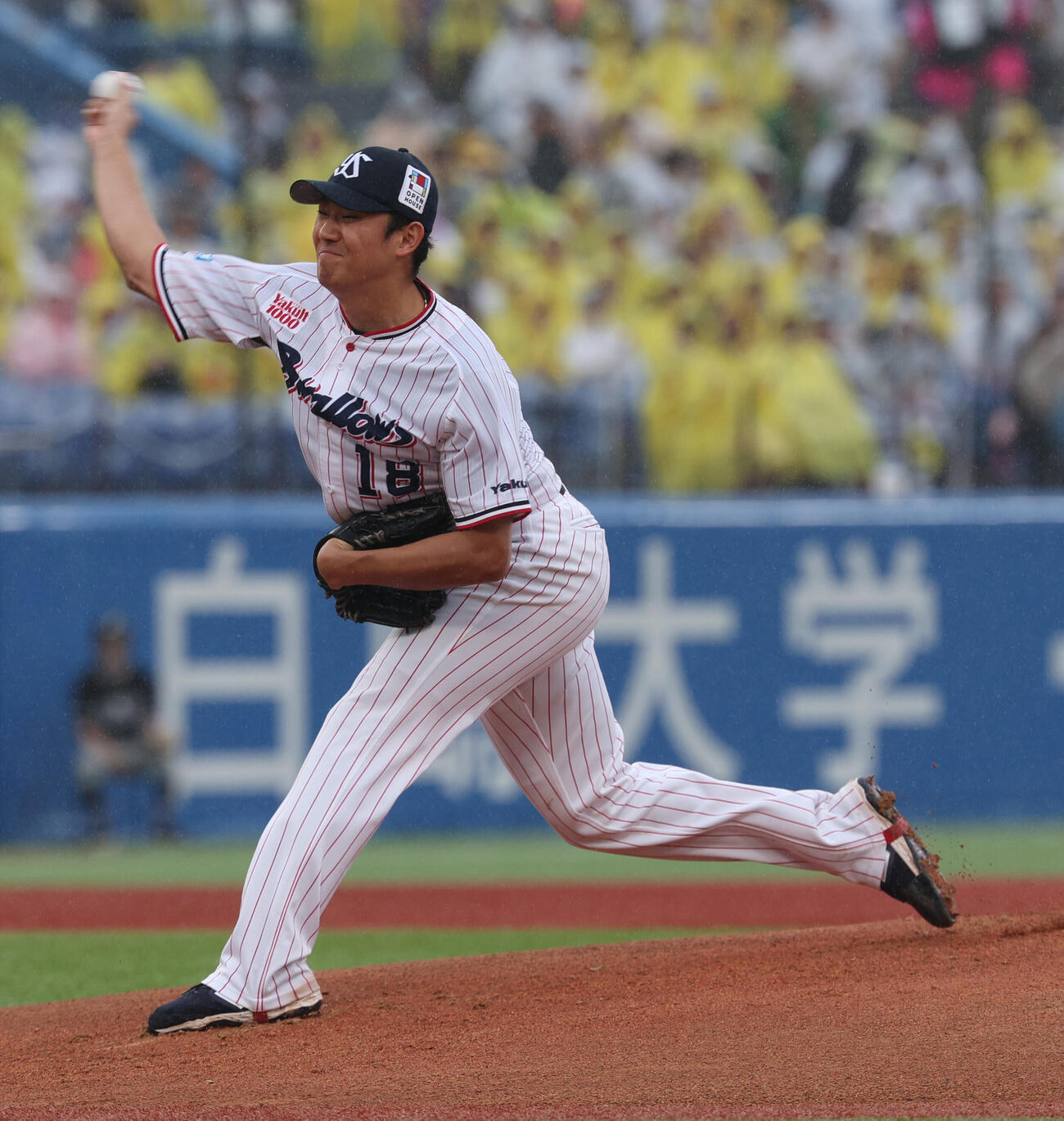 ヤクルト対阪神　力投するヤクルト先発奥川恭伸（撮影・水谷安孝）