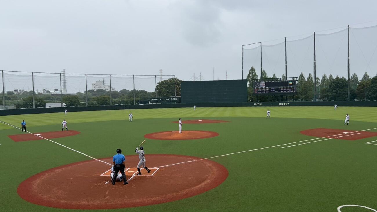 ノーゲームとなった試合中のヤクルト2軍本拠地の戸田球場（撮影・塚本光）