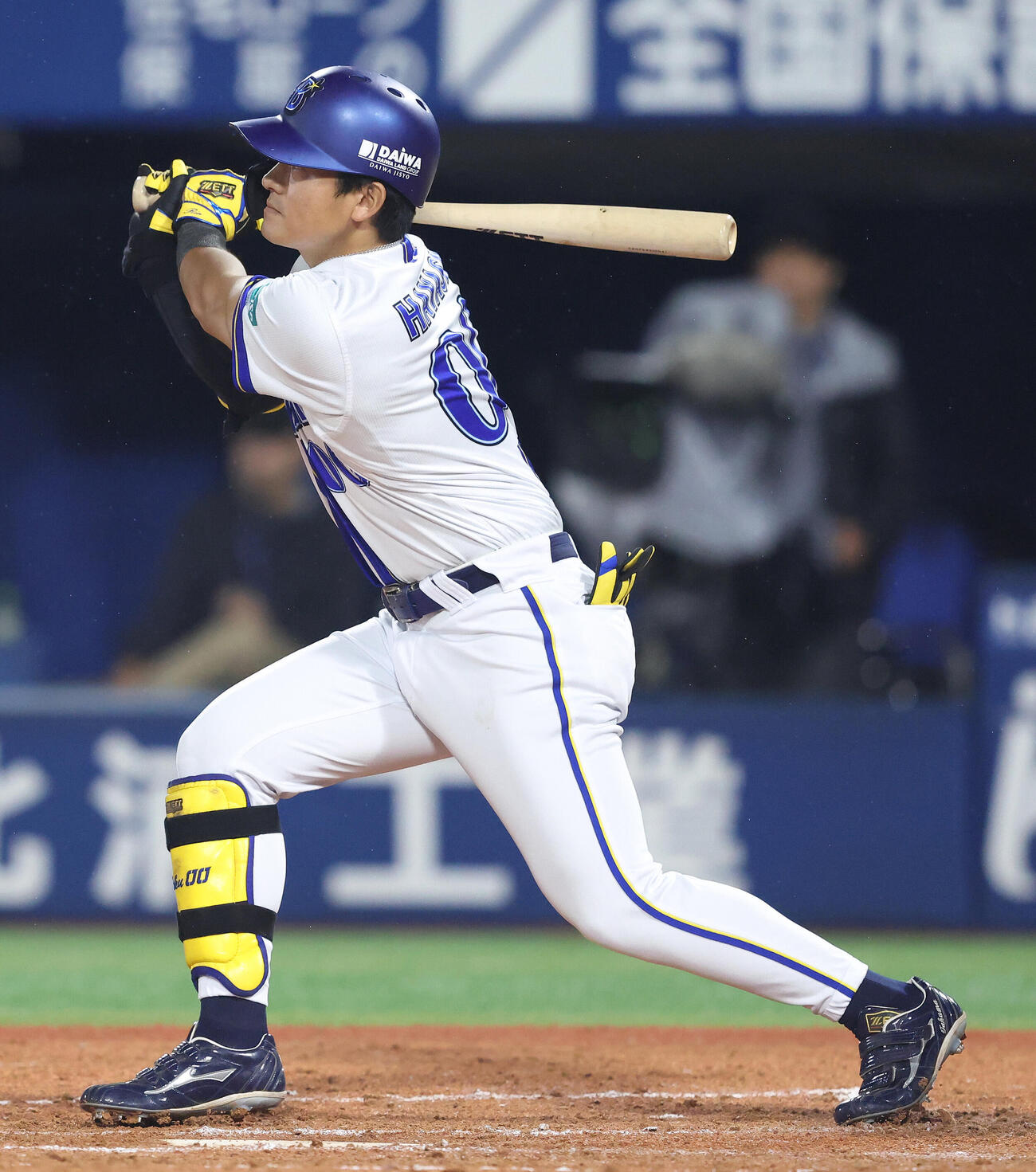 DeNA対中日　4回裏DeNA1死一、三塁、2点同点適時三塁打を放つ林琢真（撮影・河田真司）